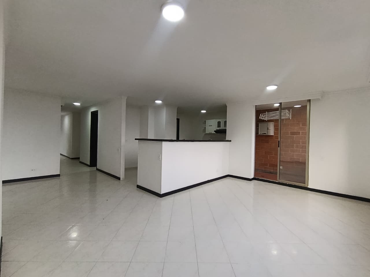 Apartamento en arriendo en Loma de los Bernal Medellín