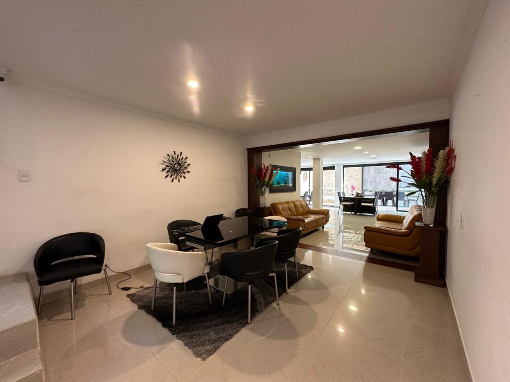 Hermosa casa para la venta en la Cola del Zorro, Medellín.