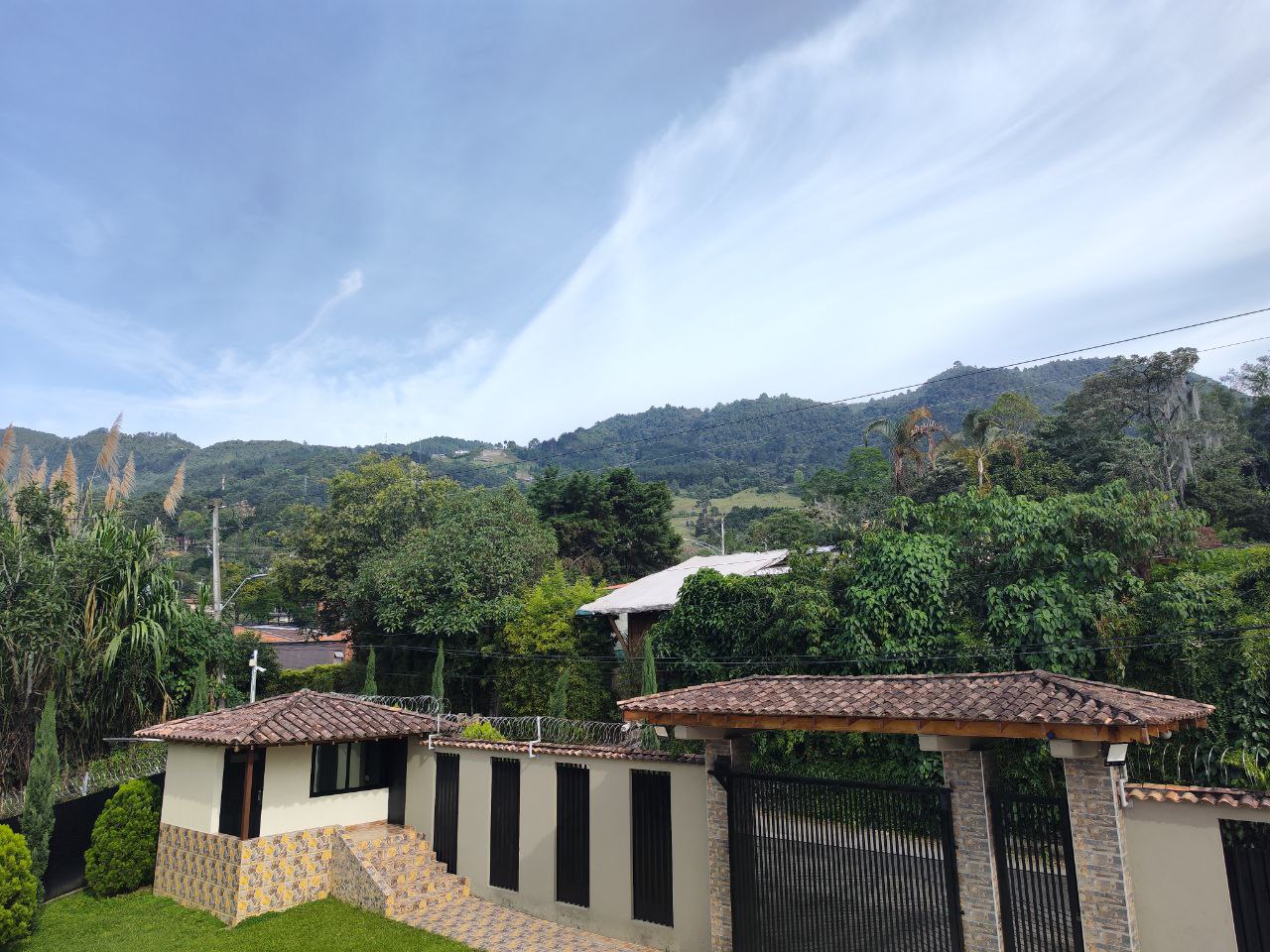 Casa para la venta INDEPENDIENTE en El Escobero parte baja