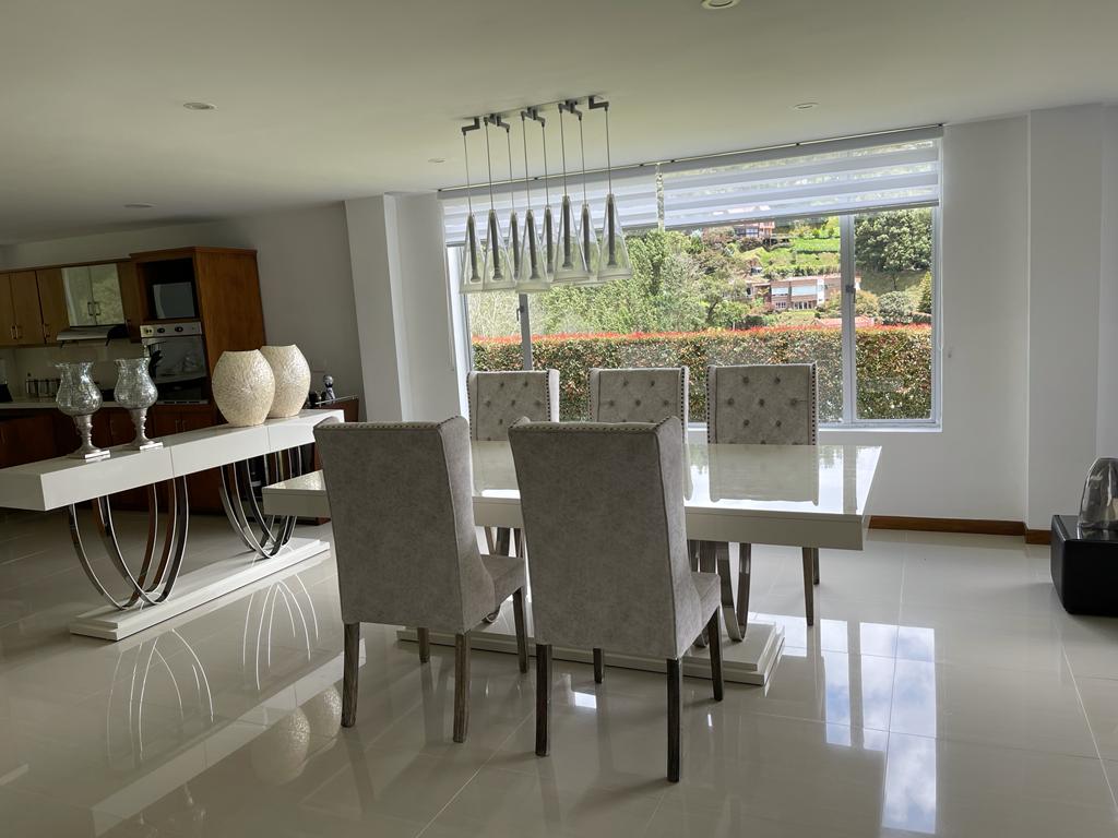 Casa en venta en Loma del Escobero Envigado