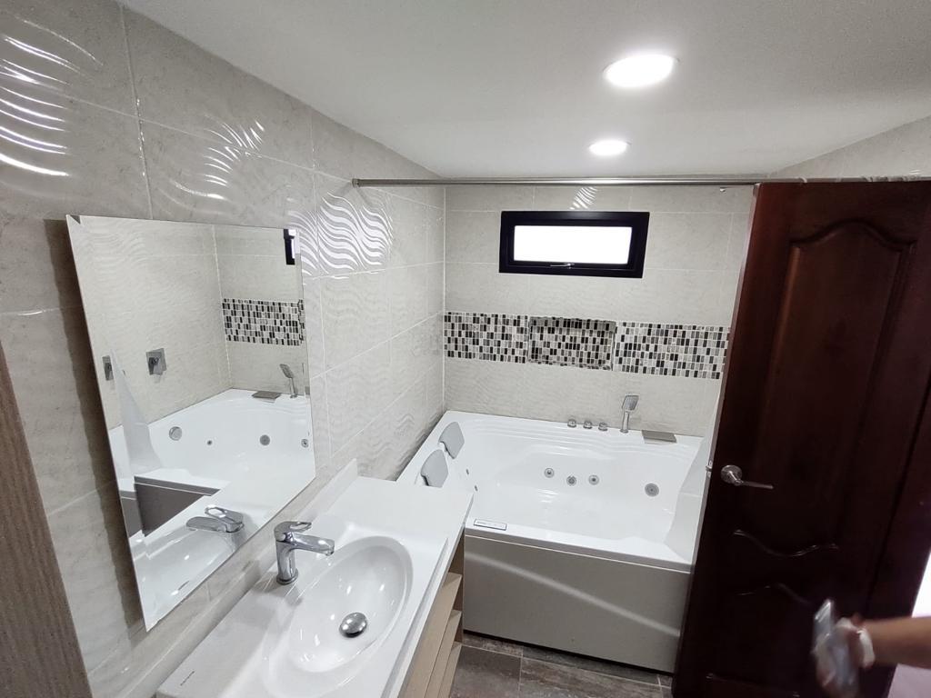 Casa para venta en la Mota Medellin