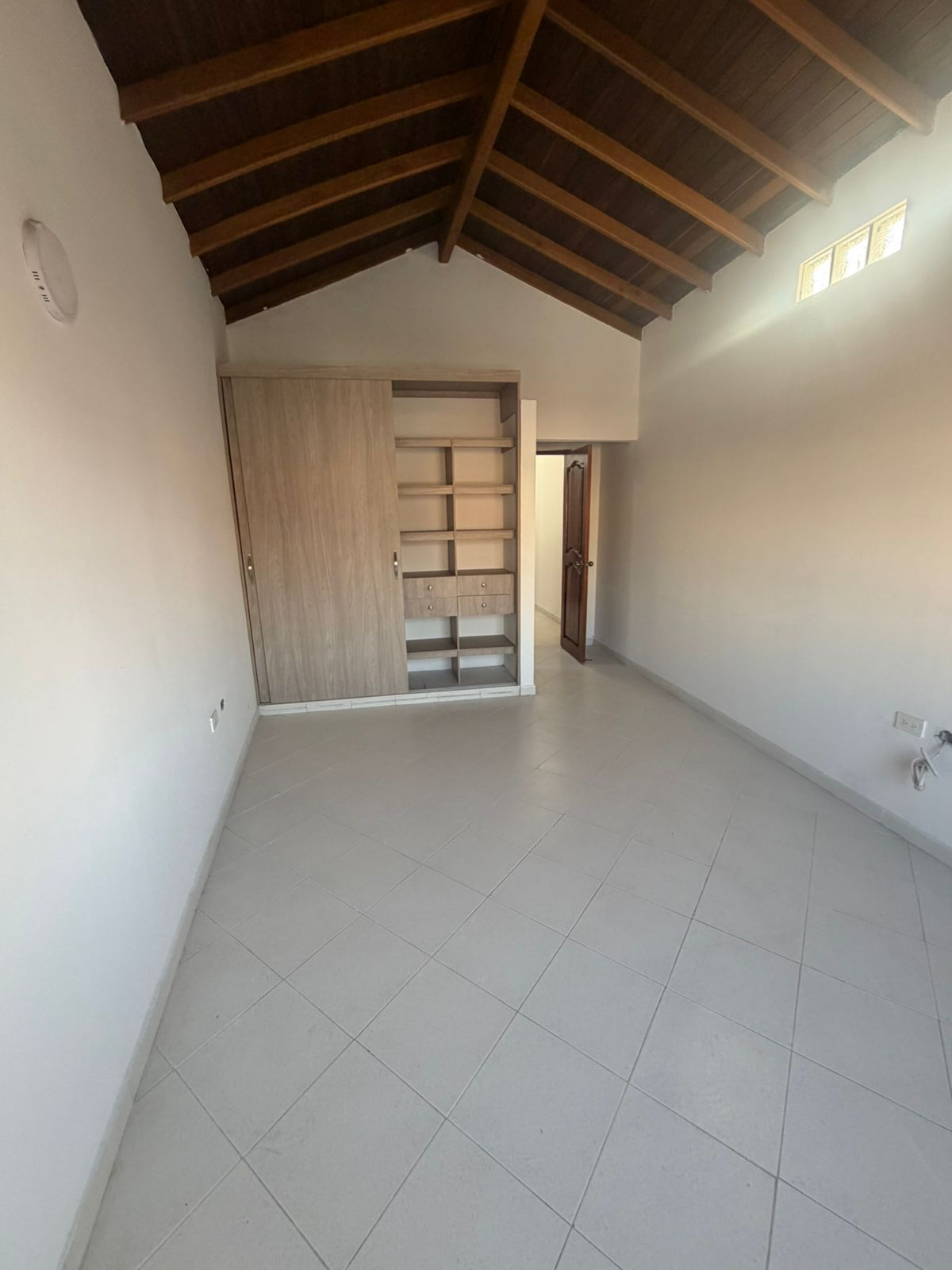 Apartamento para arriendo en Laureles avenida Nutibara