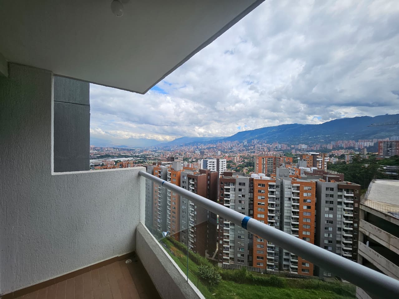 Apartamento para estrenar en venta en La Cuenca Envigado