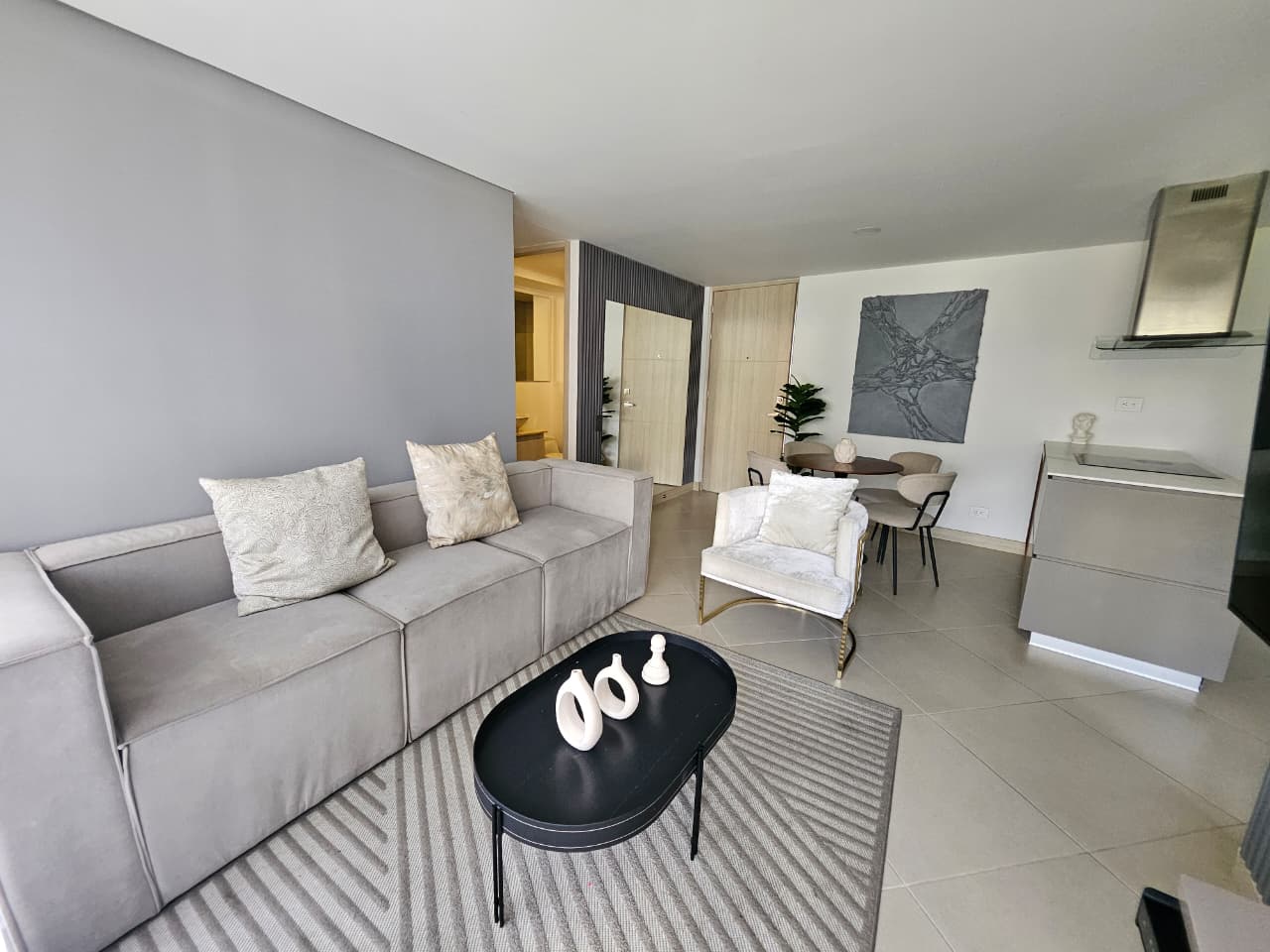 Apartamento amoblado para la venta en Camino Verde Envigado