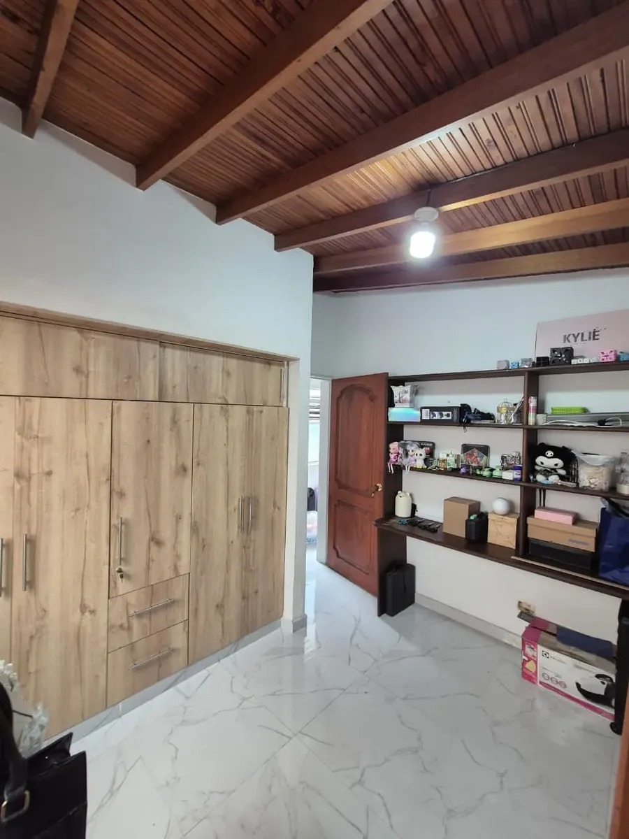 Casa para venta en Medellín laureles 2 piso con parqueadero