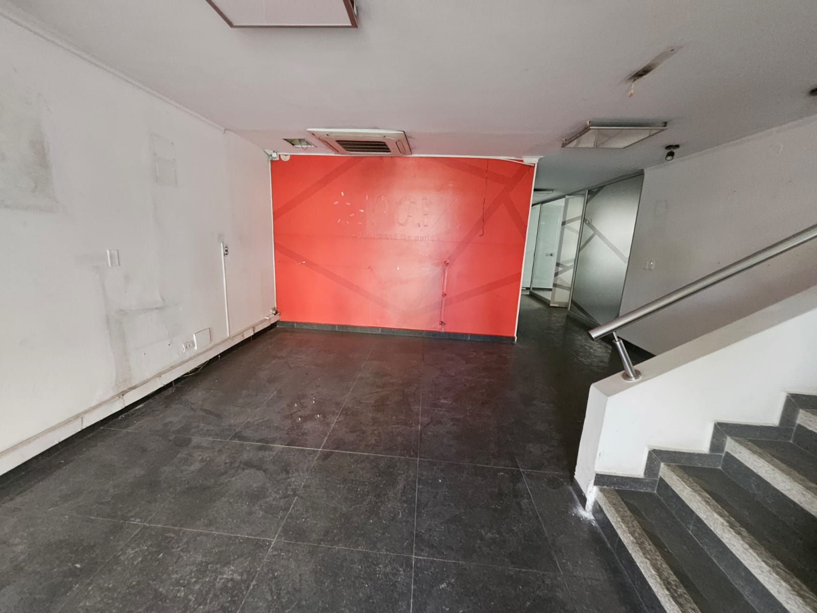 Casa comercial para arriendo en La 80 Floresta