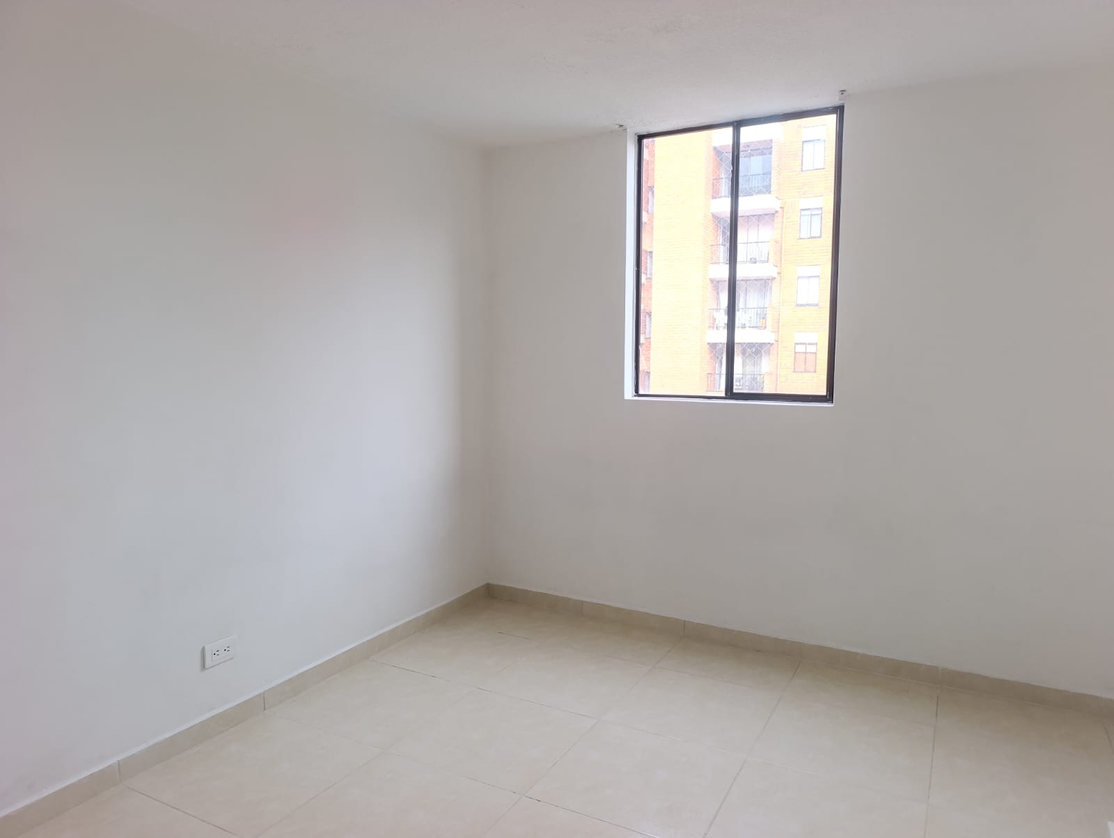 Apartamento en venta Medellín  Loma de los Bernal parte baja