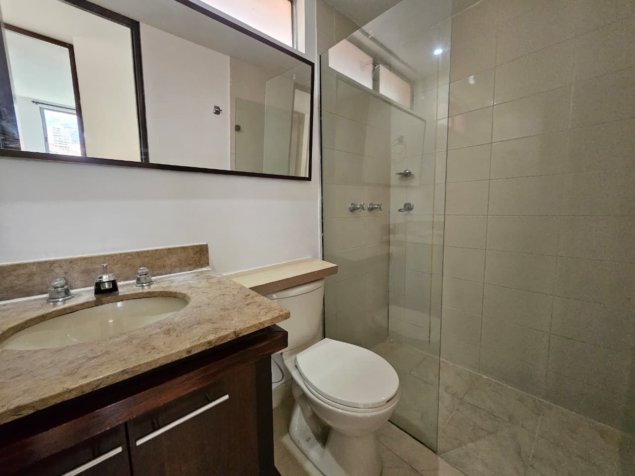 Apartamento en arriendo en la Loma del Escobero Envigado