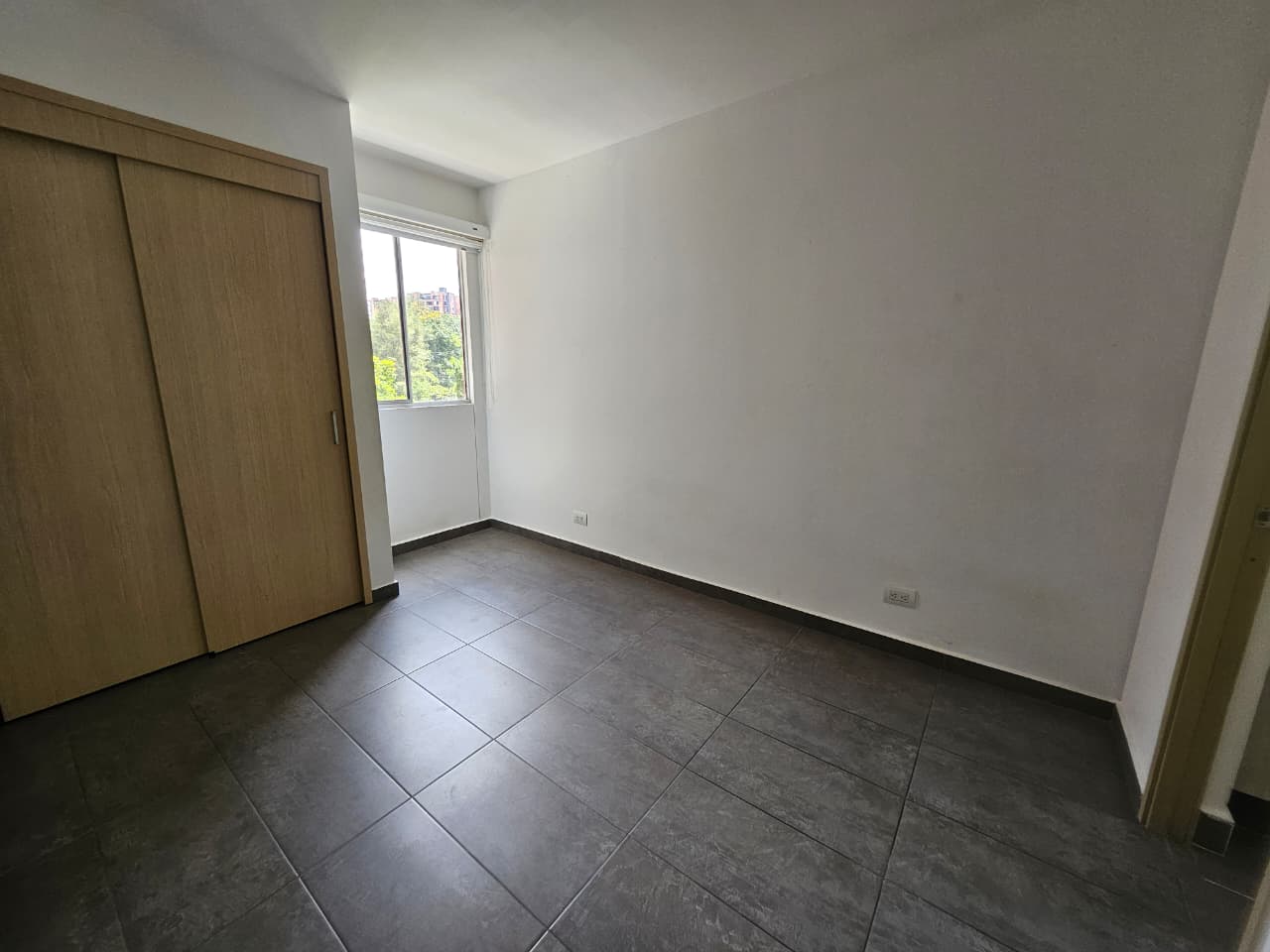 Apartamento en arriendo en Loma de Las Brujas Envigado