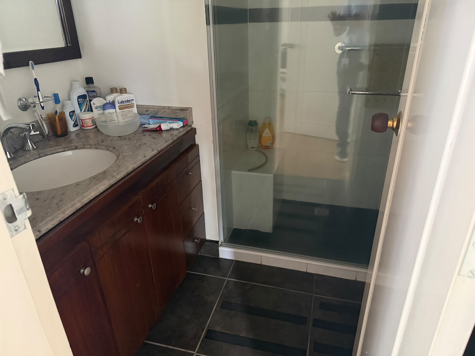 Apartamento para le venta en el poblado la Aguacatala