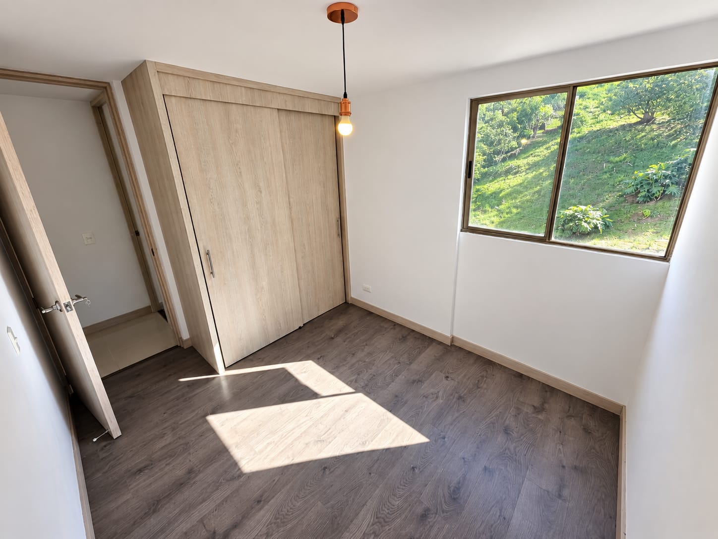 Apartamento en venta Las Lomitas Sabaneta - parqueadero y util