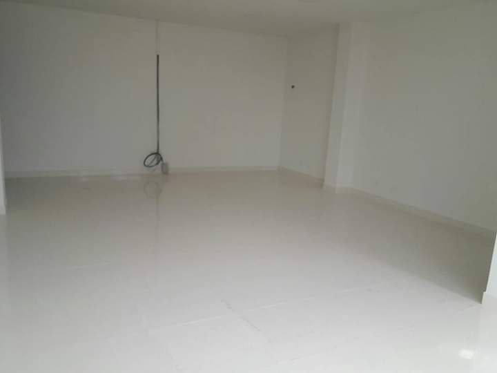 OFICINA A LA VENTA EN EL POBLADO