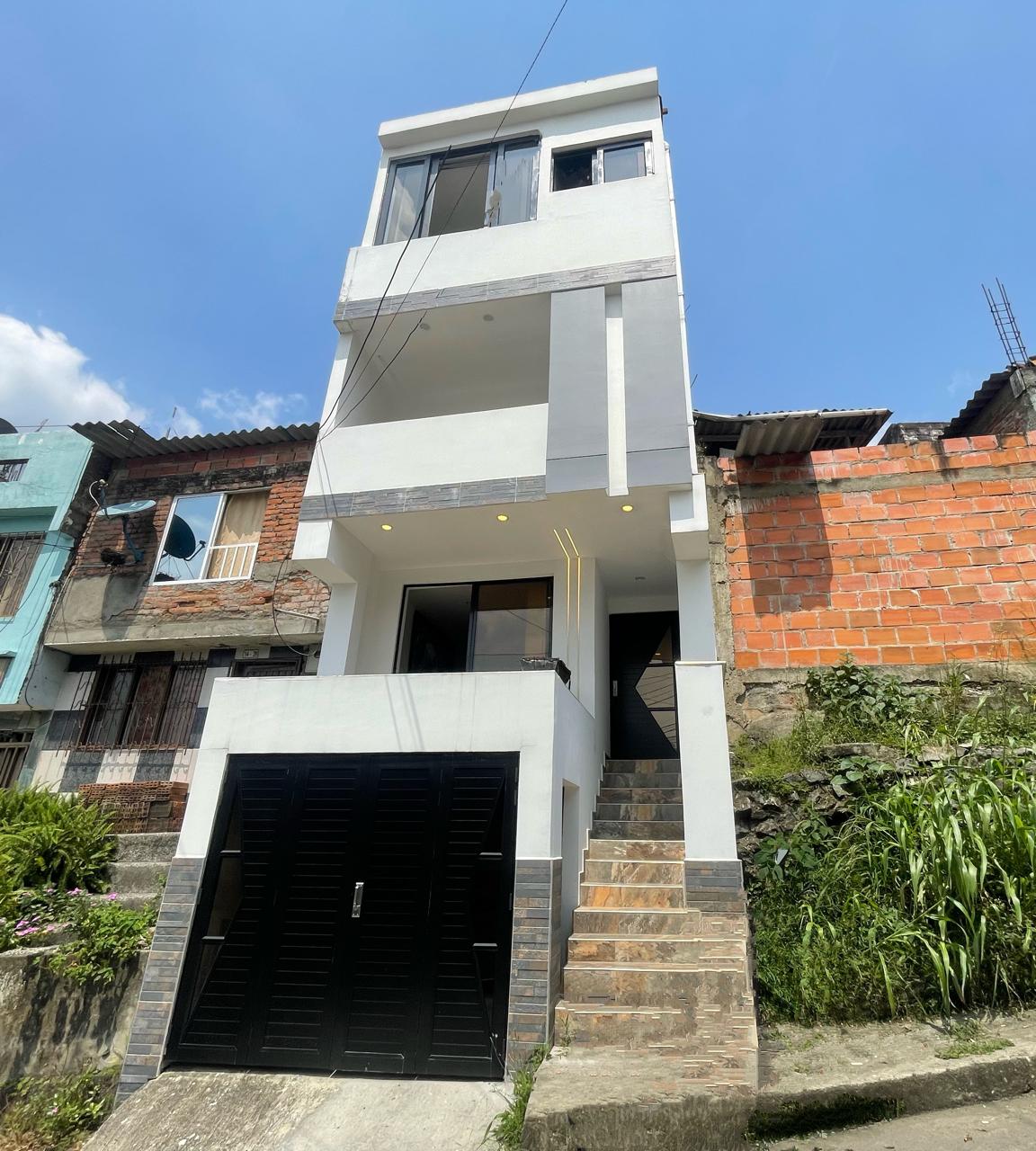 CASA EN VENTA AL OESTE DE CALI - BARRIO NACIONAL