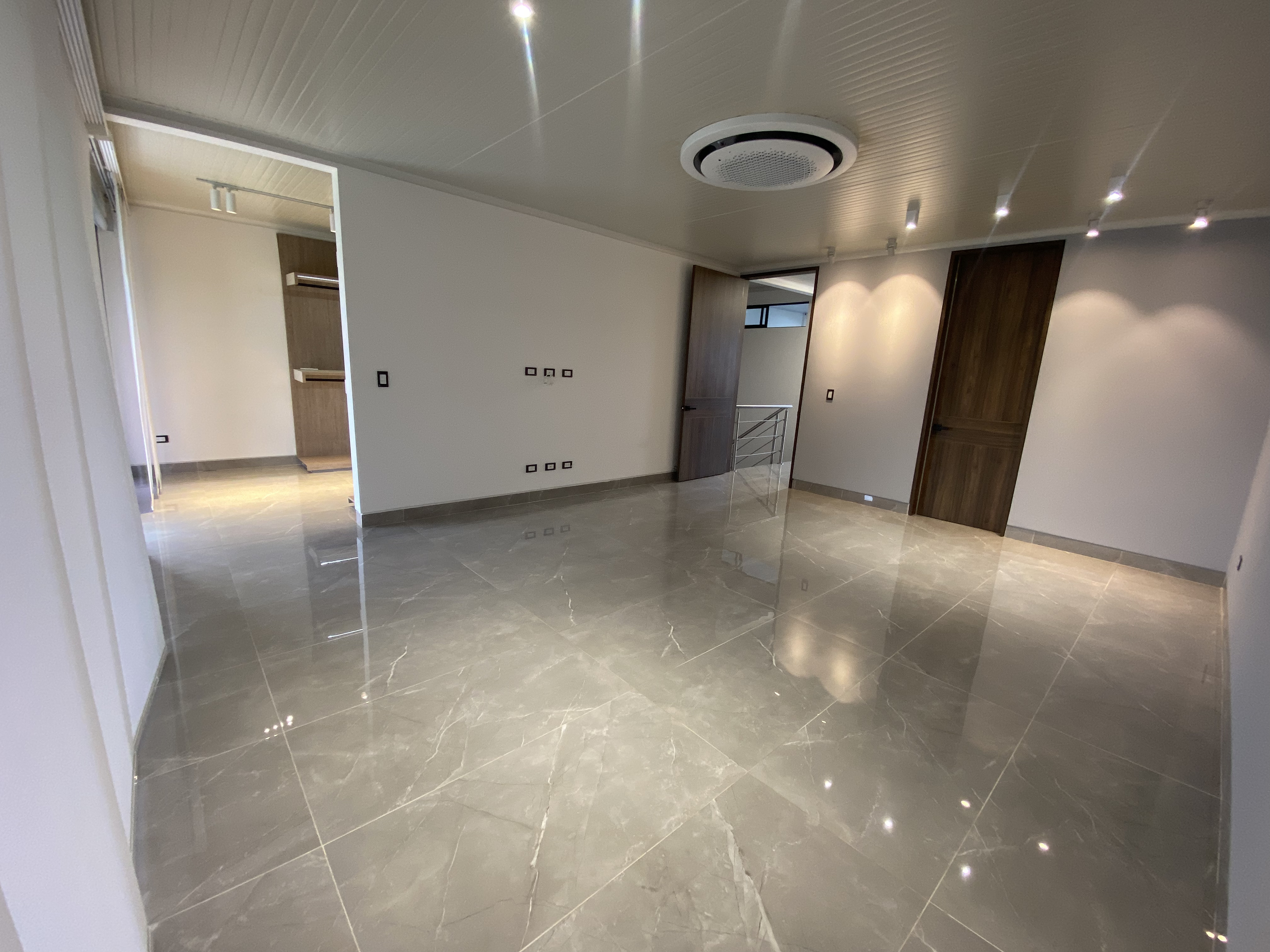 CASA EN VENTA  AL SUR JAMUNDÍ  CR MANANTIAL DE LAS MERCEDES