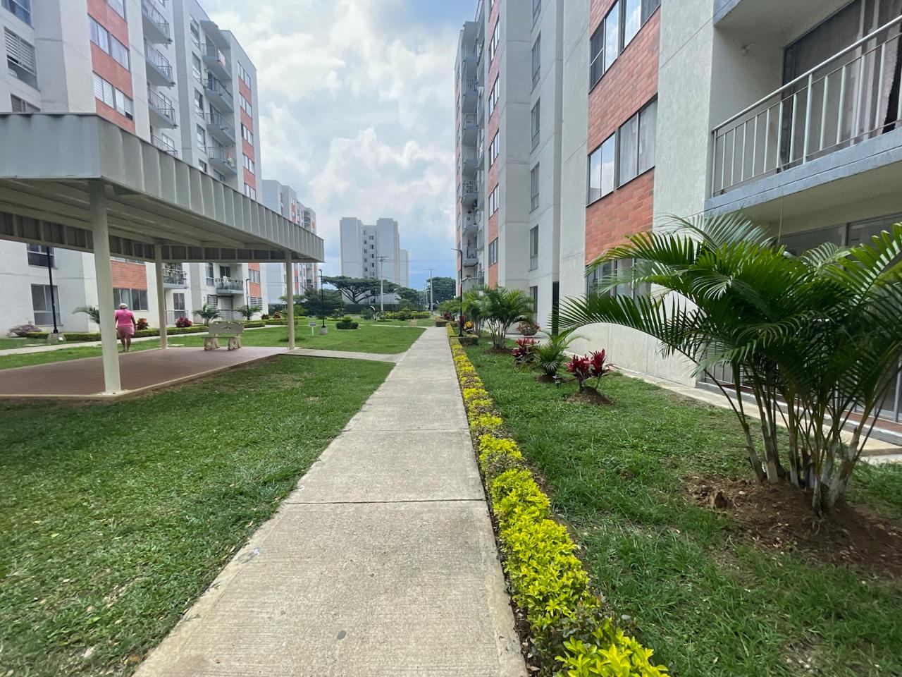 APARTAMENTO EN VENTA AL SUR JAMUNDI - CR LOS NARANJOS MANZANA 4