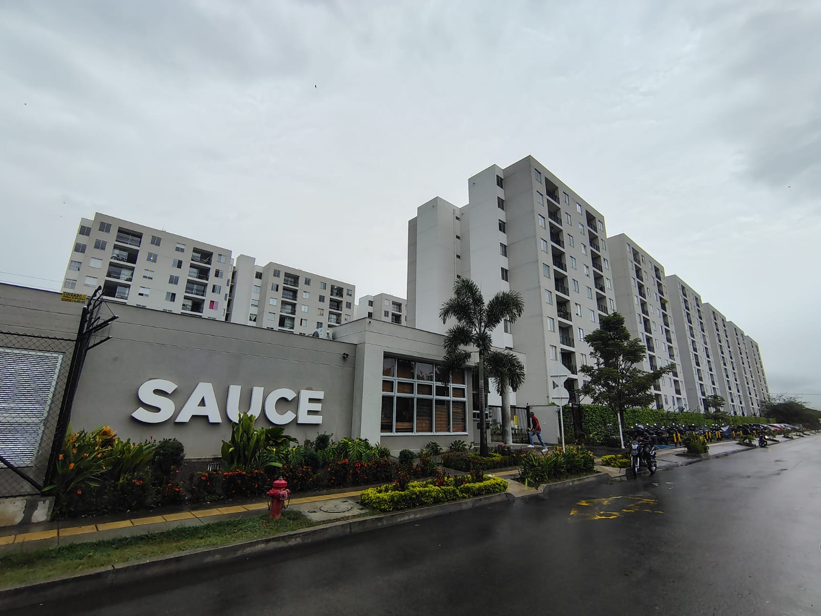 APARTAMENTO EN VENTA  AL SUR  DE CALI KACHIPAY CR SAUCE