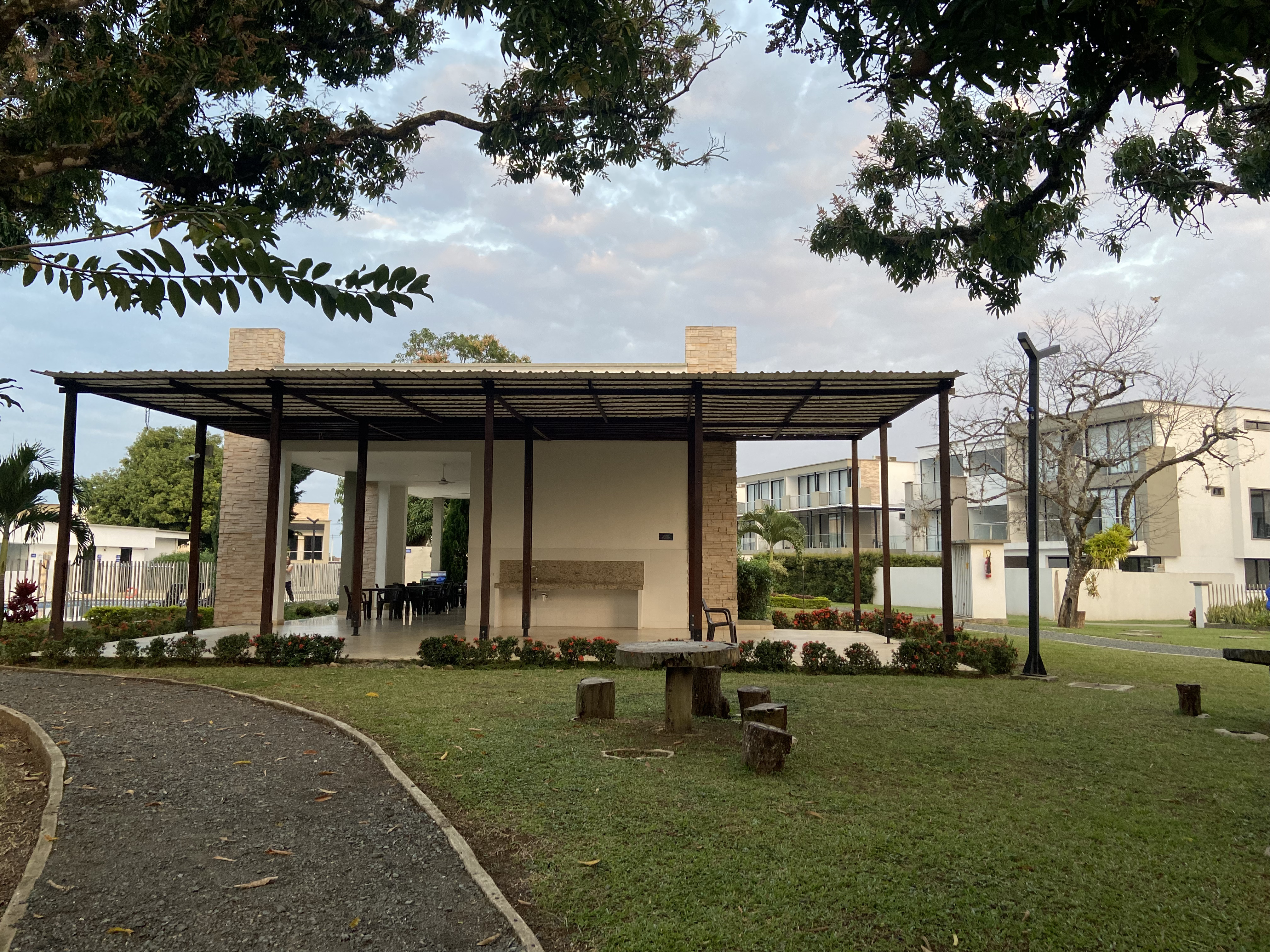 CASA EN VENTA  AL SUR JAMUNDÍ  CR MANANTIAL DE LAS MERCEDES