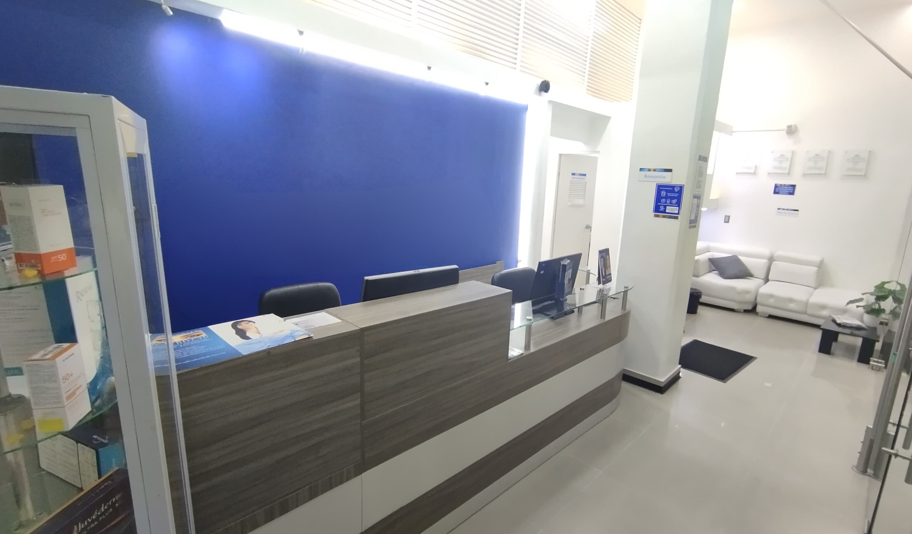 LOCAL COMERCIAL EN VENTA  AL SUR CALI C.COMERCIAL ACUARELA