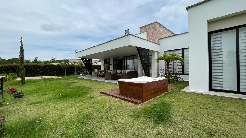 SE VENDE CASA EN ZONA CAMPESTRE CERRITO, PEREIRA