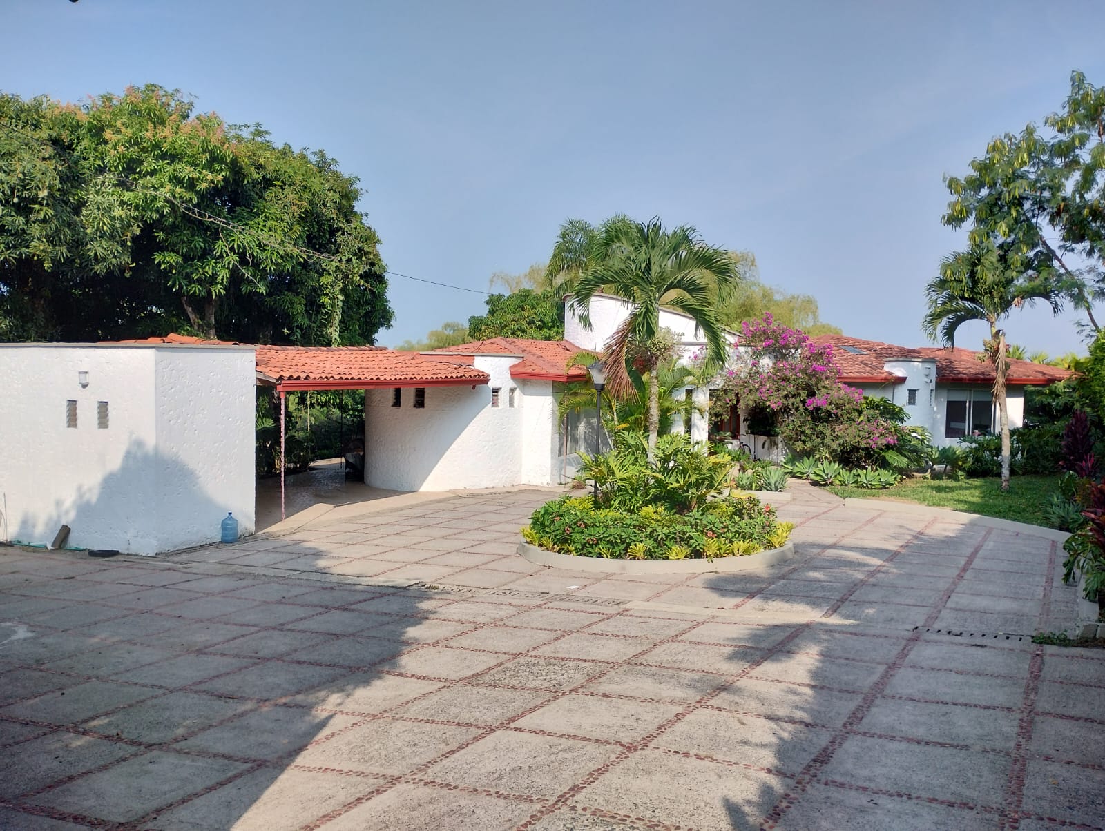 SE VENDE CASA CAMPESTRE CON RENTA, SECTOR SAN JOSE PEREIRA.