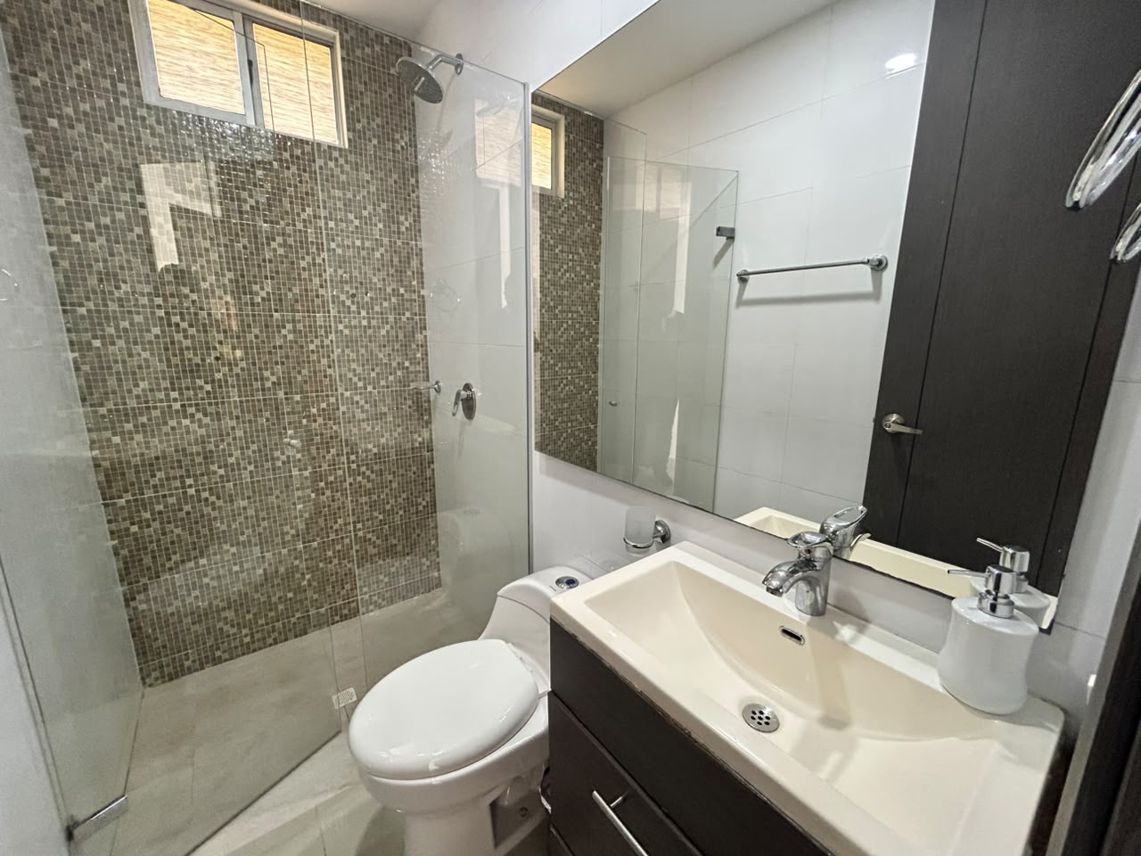 Apartamento amoblado en arriendo- Riomar Barranquilla