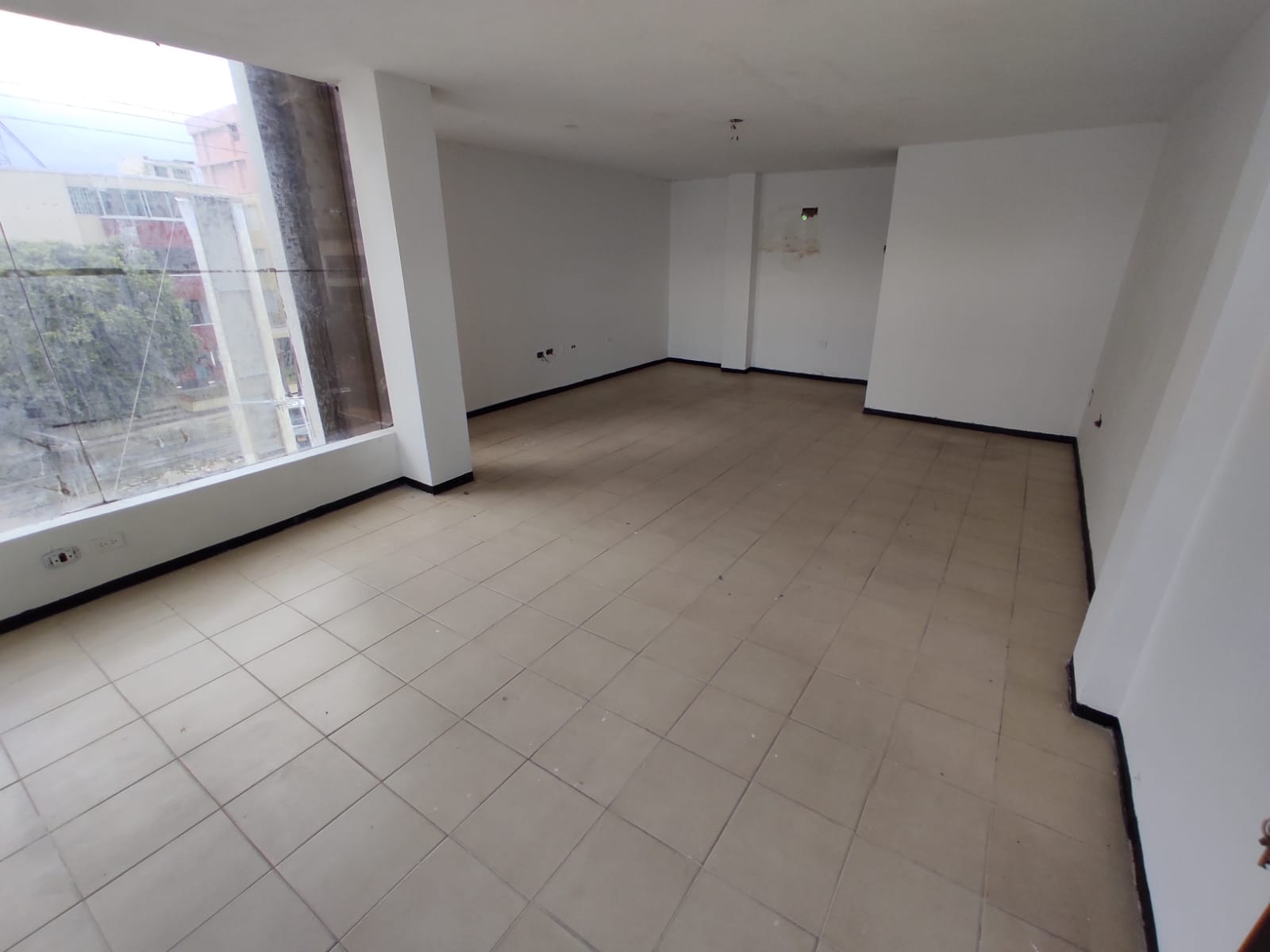 Ciudad Jardín Oficina en Arriendo