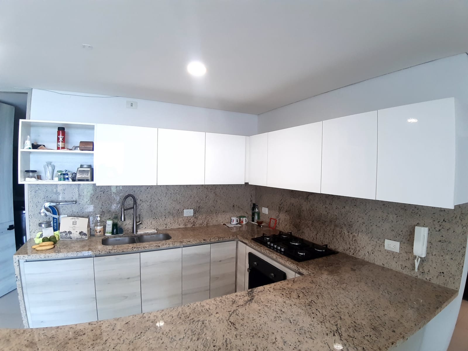 Altos del Limón - Apartamento en venta - Barranquilla.