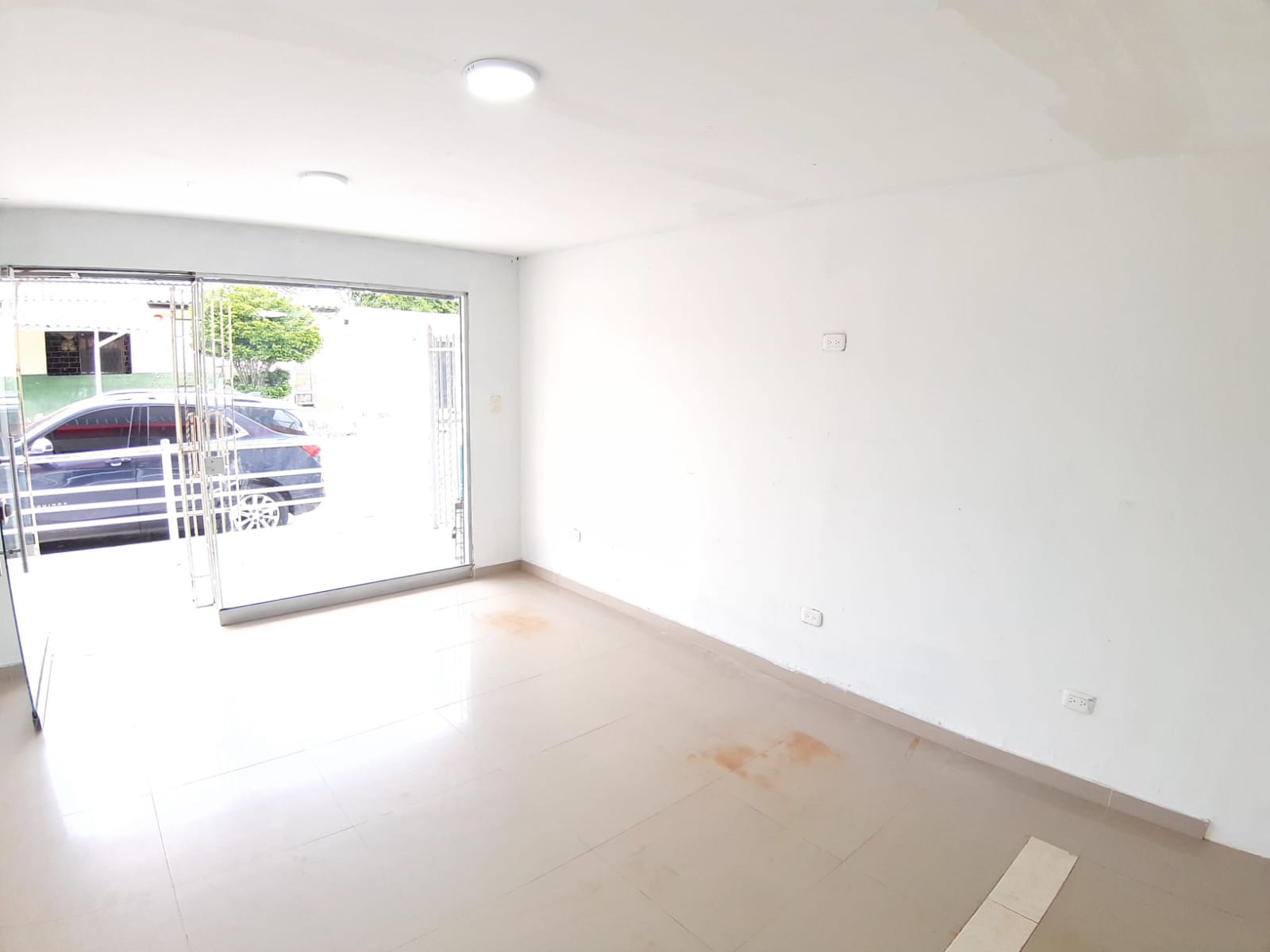 Buena Esperanza - Local en arriendo - Barranquilla.