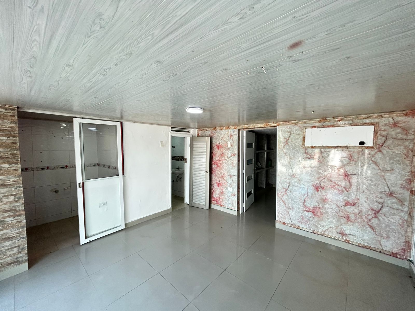 Local comercial- Arriendo Ciudad Jardín Barranquilla