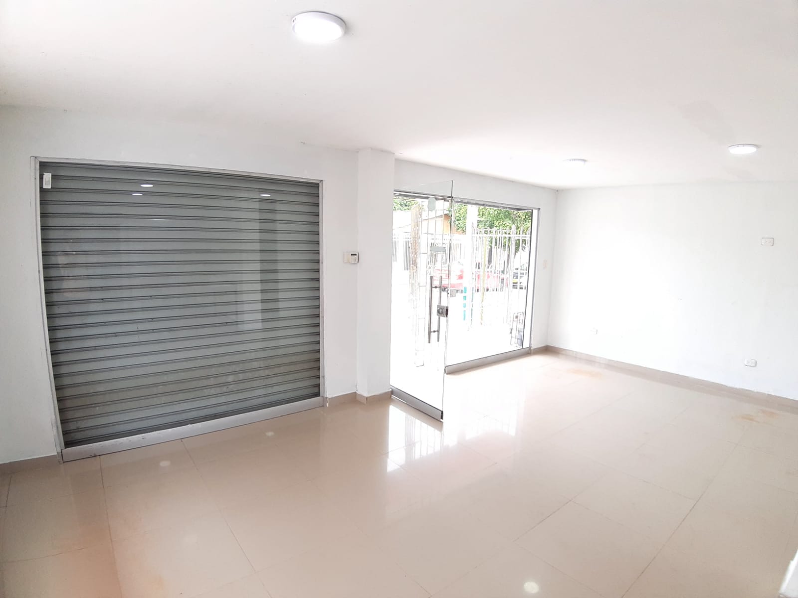 Buena Esperanza - Local en arriendo - Barranquilla.
