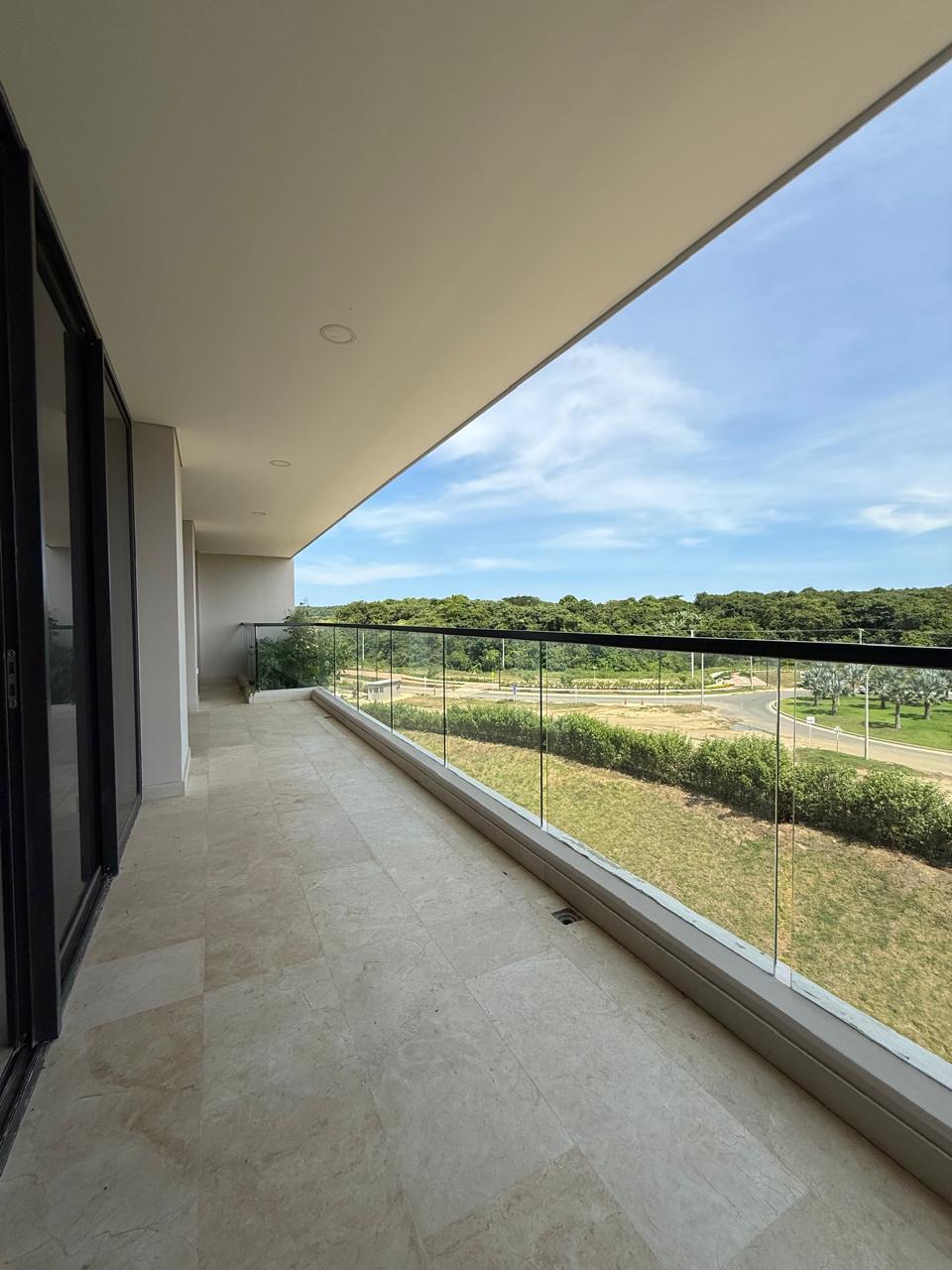 APARTAMENTO EN VENTA, SERENA DEL MAR CON VISTA AL BOSQUE