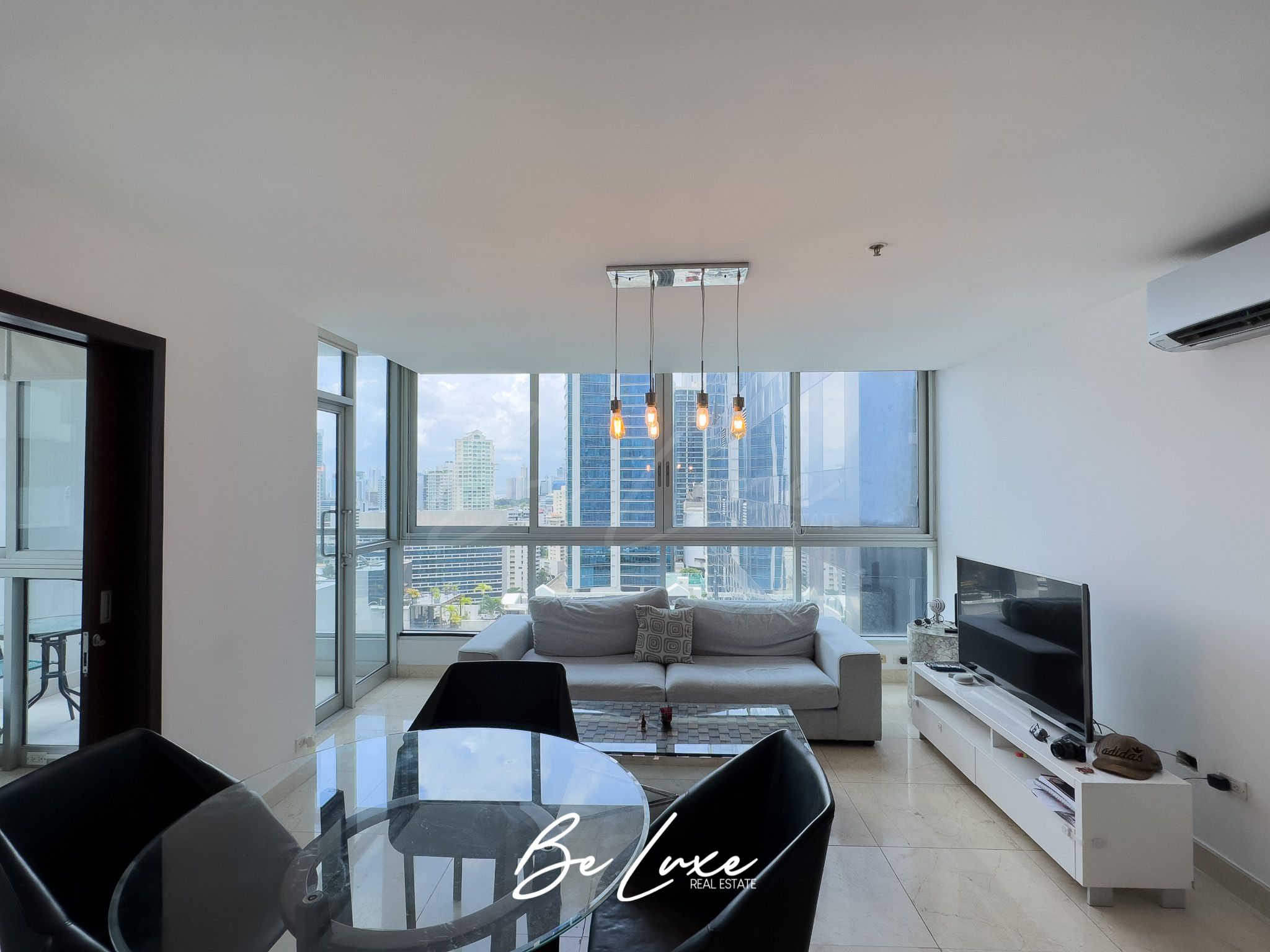 Apartamento en Avenida Balboa en venta Ph Villa del Mar (1)