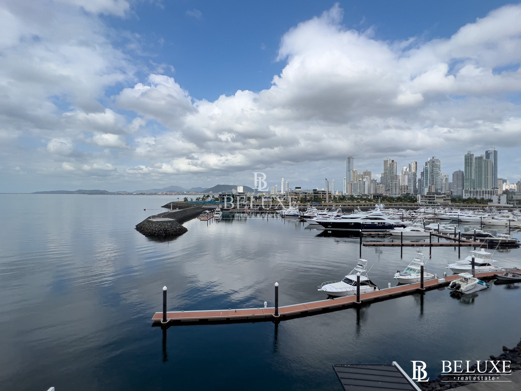 VENDO APARTAMENTO EN OCEAN REEF ISLAND (2)