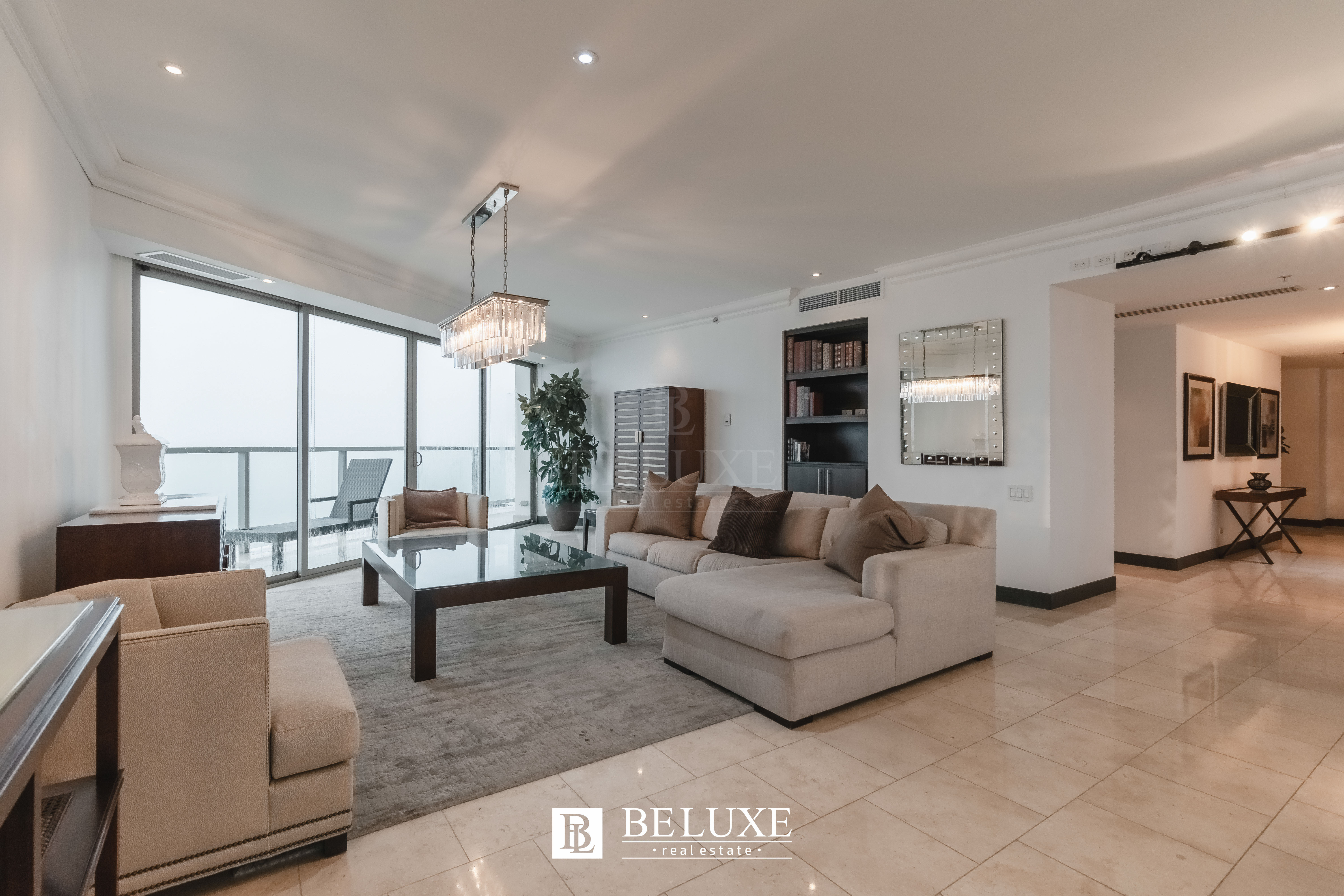 VENDO APARTAMENTO EN PH TOC/TRUMP/JW MARRIOT (1)