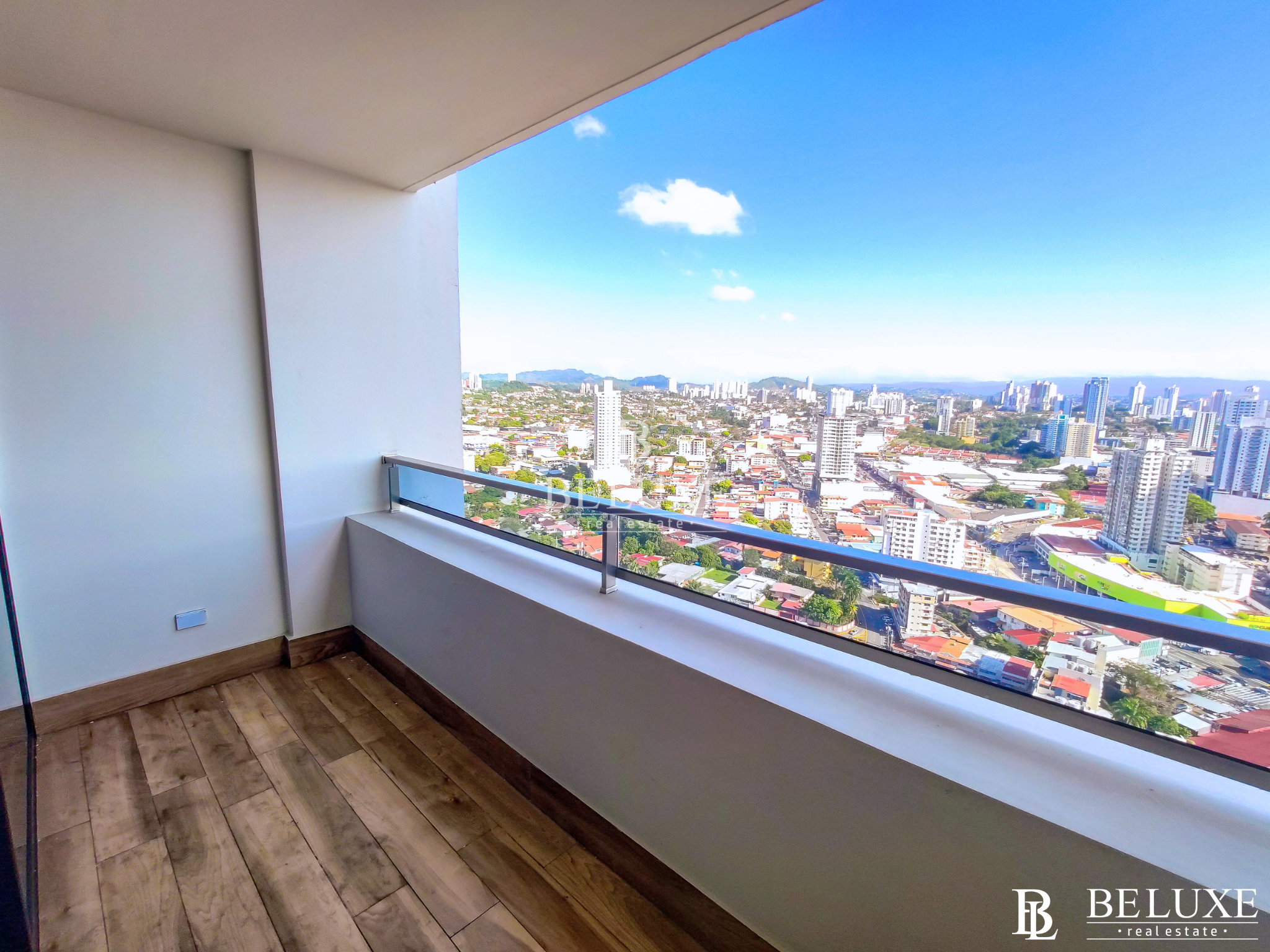 VENDO APARTAMENTO EN EL CARMEN, PH CARRERAS EL CARMEN (P)