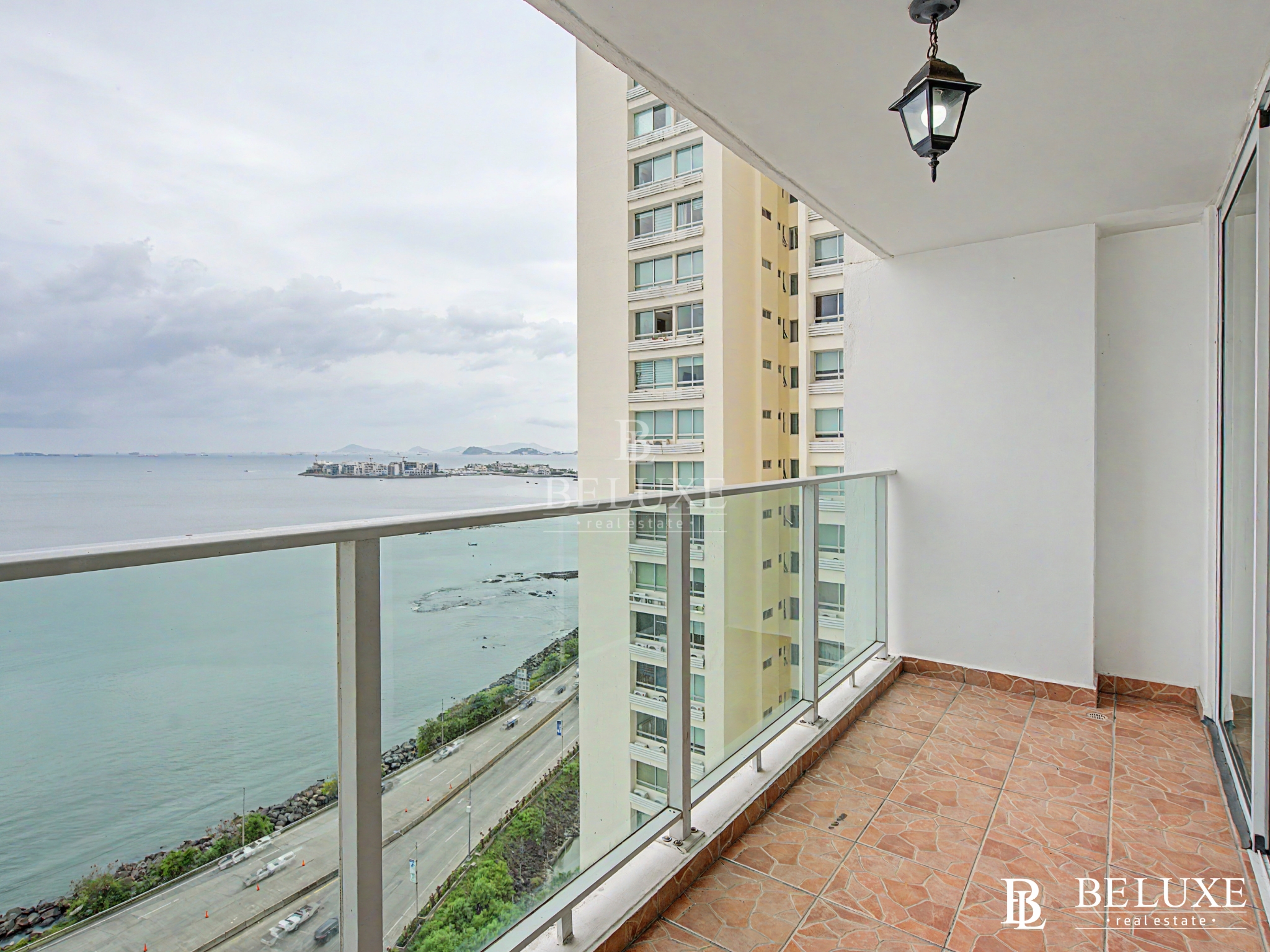 VENTA DE APARTAMENTO VISTA AL MAR EN PH TERRAMAR, SAN FRANCISCO (2)