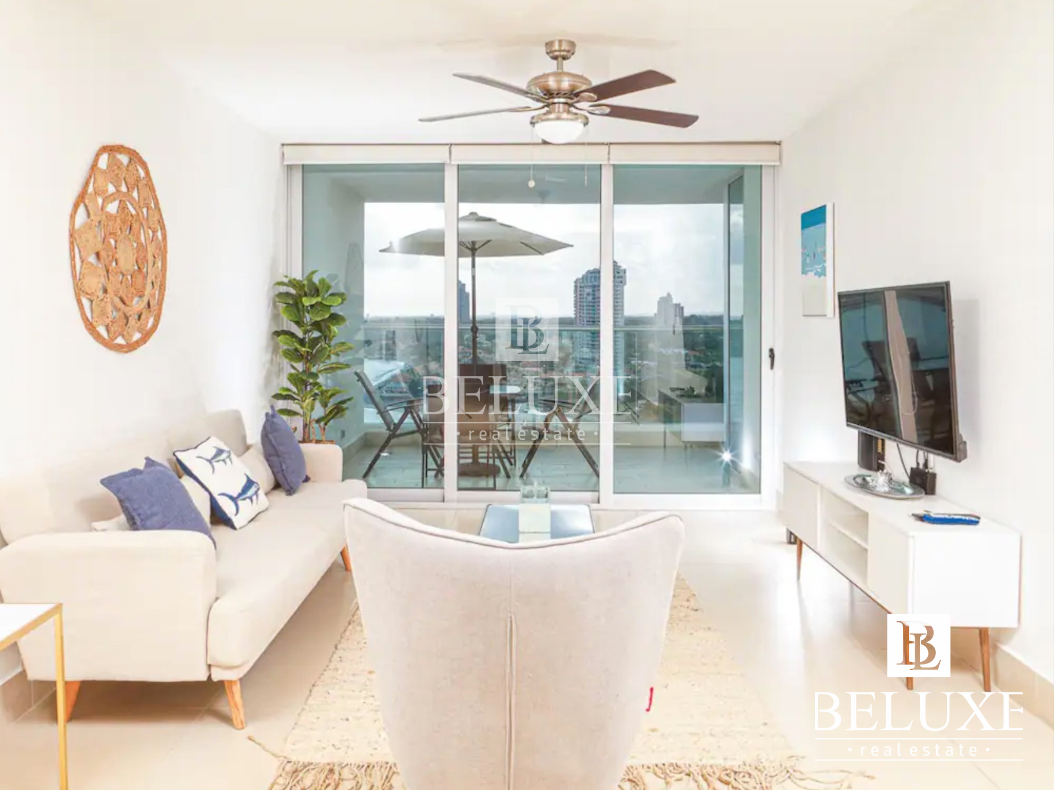 VENDO APARTAMENTO AMOBLADO Y CON VISTA AL MAR EN PH BAHIA (2)