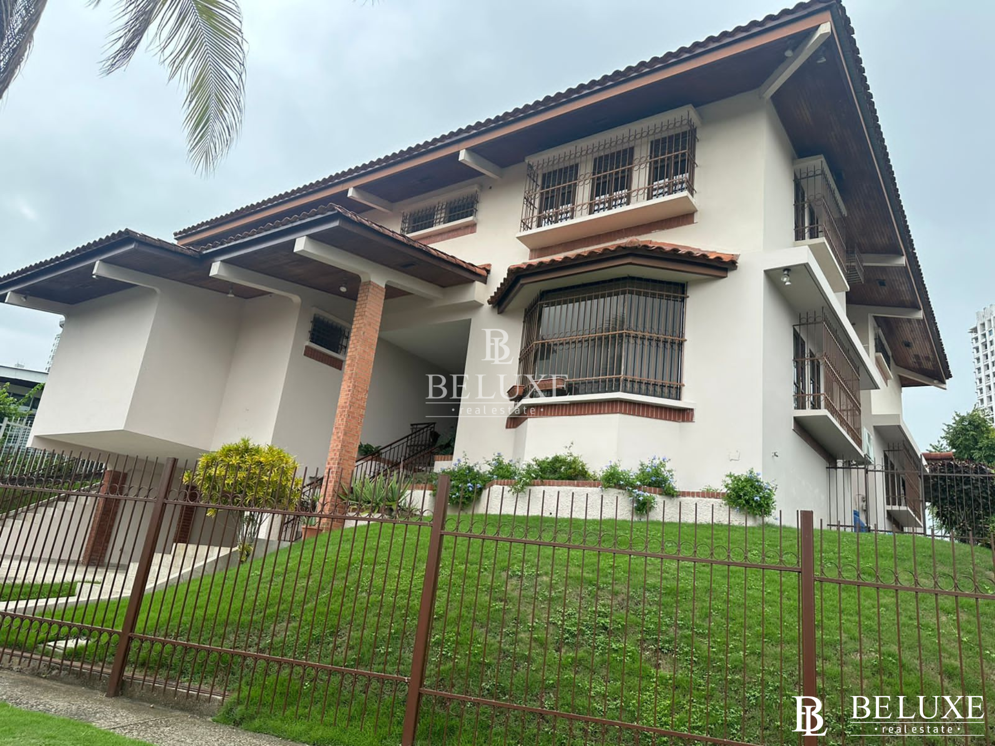 VENTA CASA RESIDENCIAL  EN LOMA ALEGRE (10)