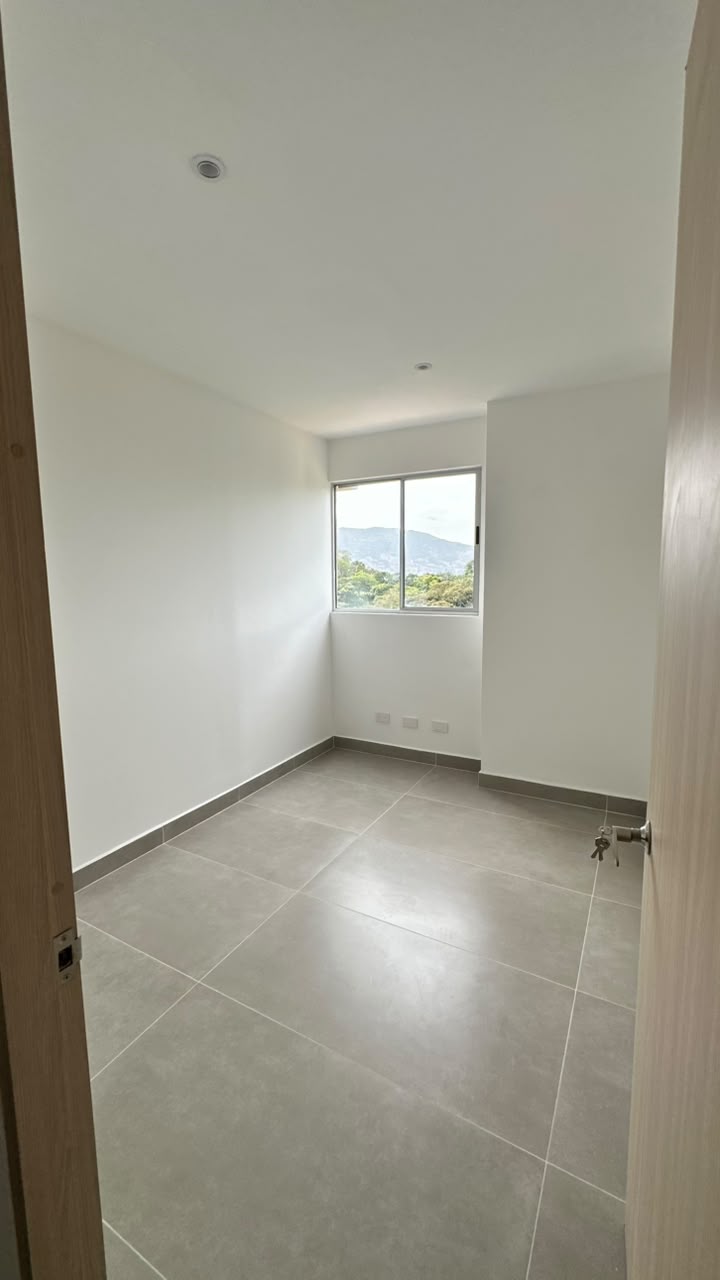 VENDO HERMOSO APARTAMENTO PARA ESTRENAR URB ENTREVILLAS GUAYABAL — foto 2 de 14
