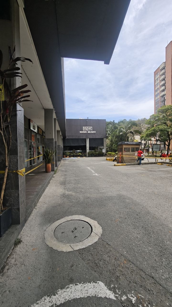 Apartamento en Venta en Los Colores, Medellín - 2 Alcobas — foto 2 de 36