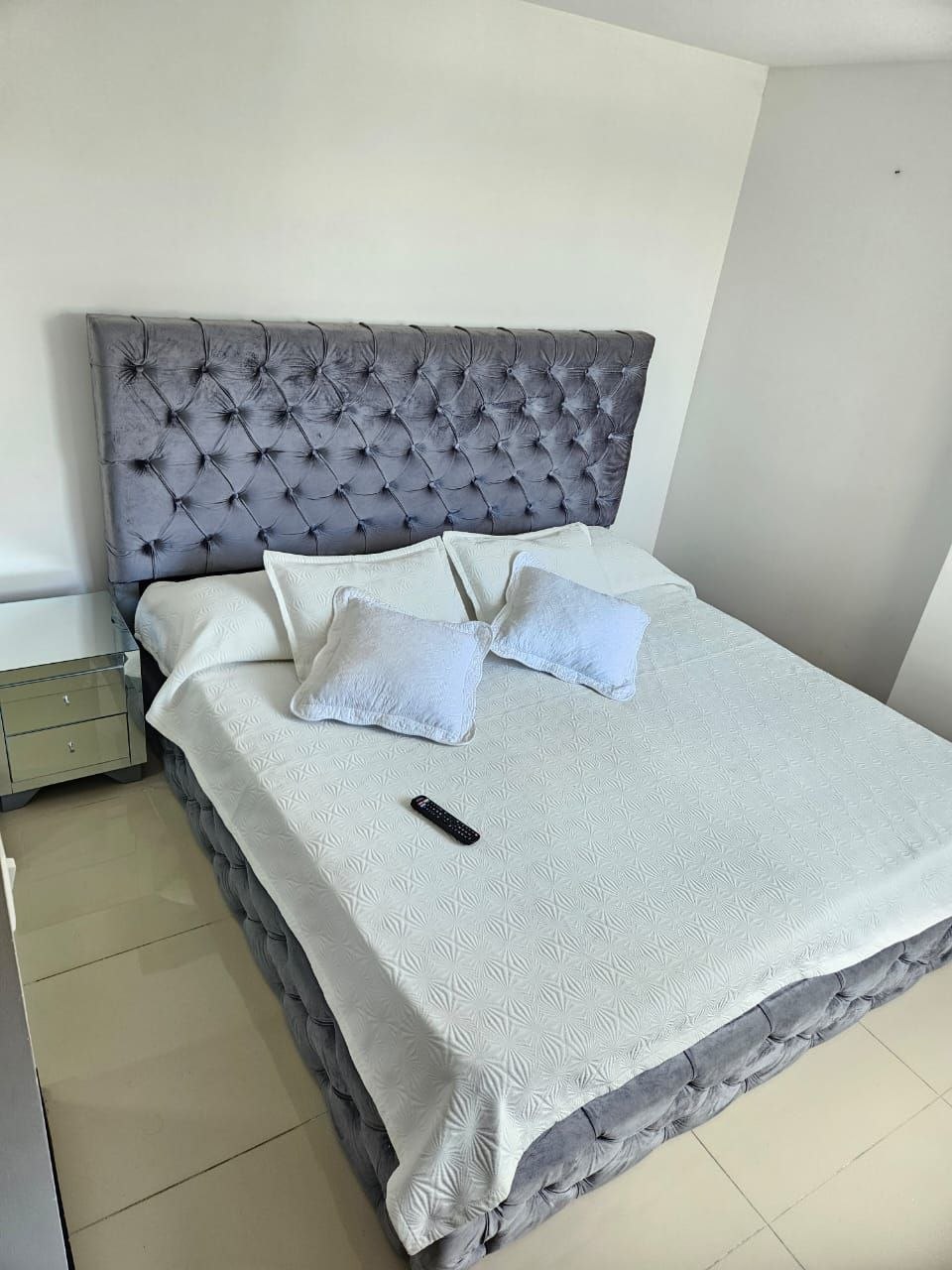 Apartamento en arriendo — Apartamento Amoblado en Arriendo en El Poblado - Los Gonzáles