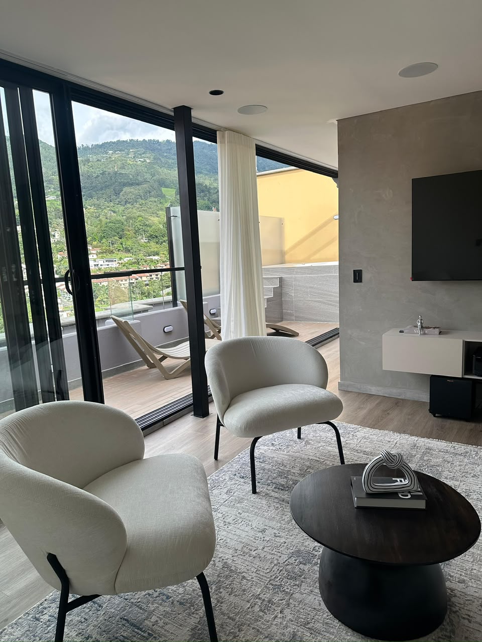 EN RENTA APARTAMENTO PH AMOBLADO LOMA DEL ESPERALDAL ENVIGADO — foto 3 de 19