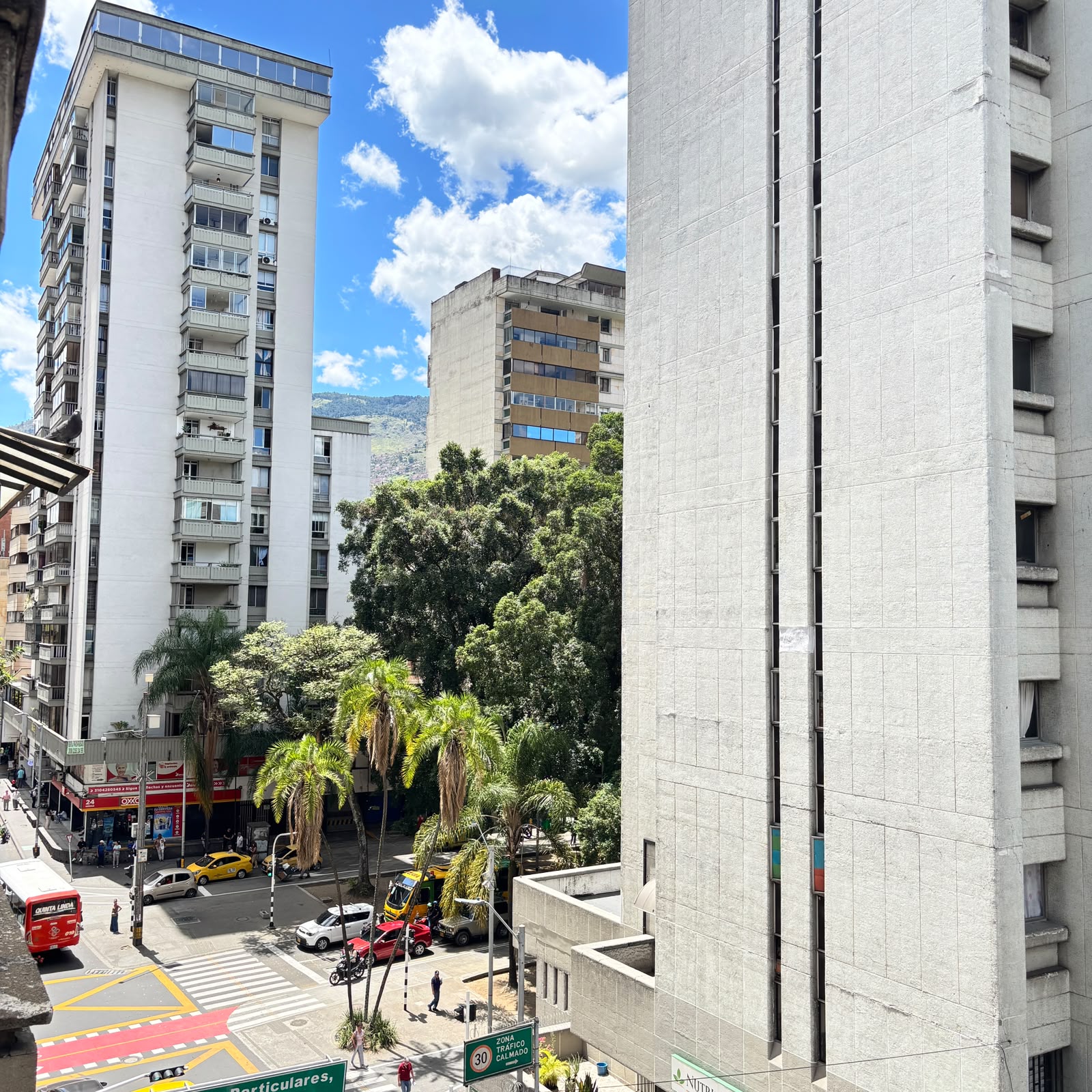 EN VENTA OPORTUNIIDAD DE INVERSION CENTRO MEDELLIN   — foto 2 de 33