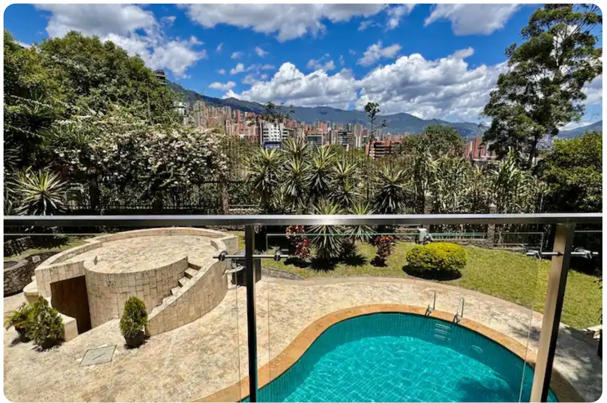 CASA EN VENTA POBLADO SECTOR INTERMEDIA LICENCIA RENTAS CORTAS — foto 5 de 37