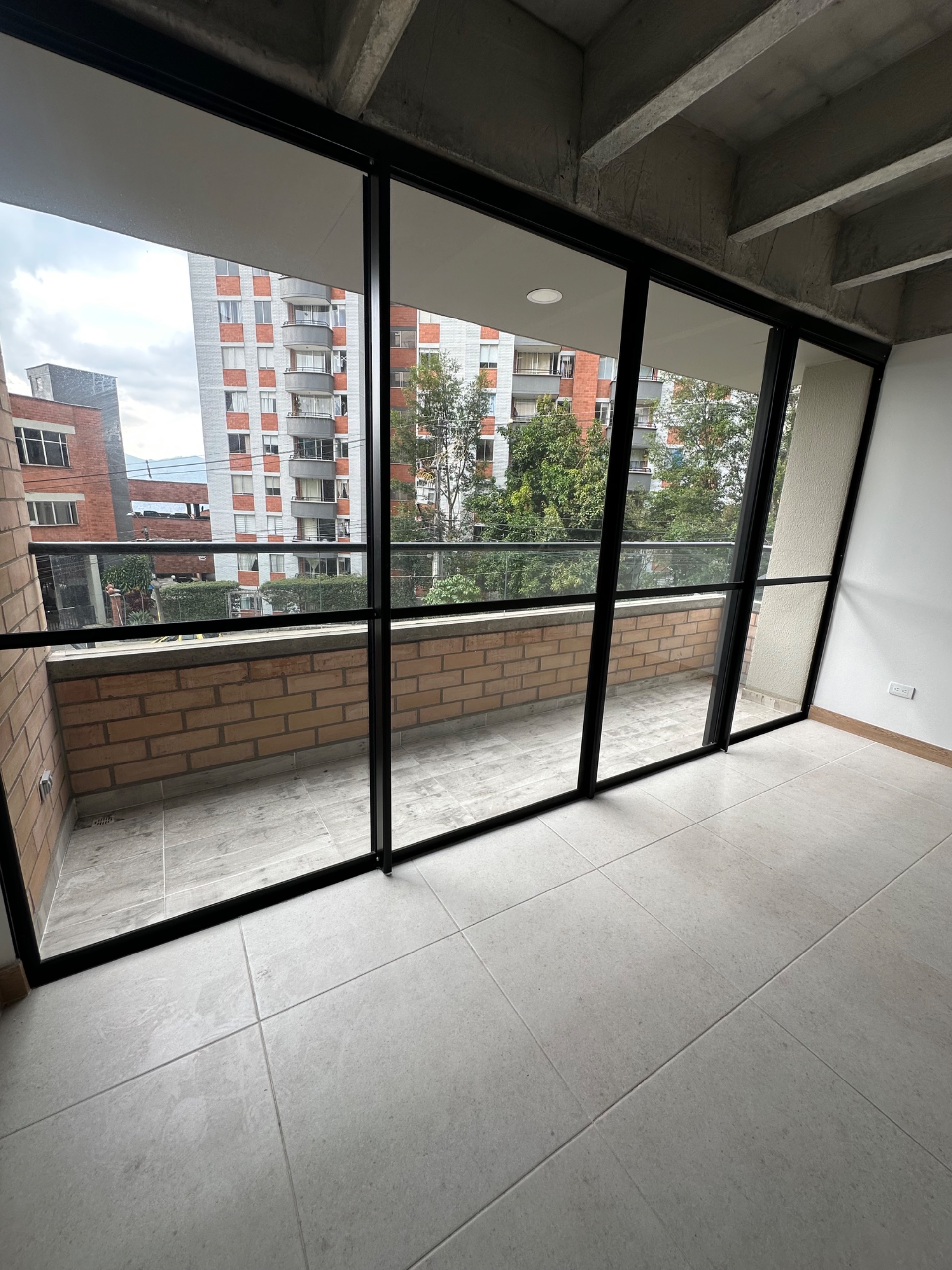 Apartamento en venta Loma del Indio (parte alta) Moderno. — foto 5 de 20