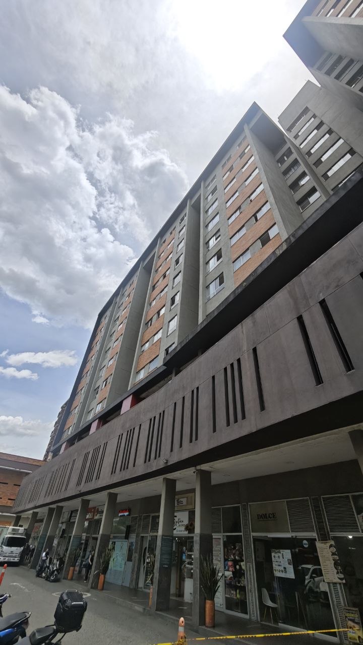 Apartamento en venta — Apartamento en Venta en Los Colores, Medellín - 2 Alcobas