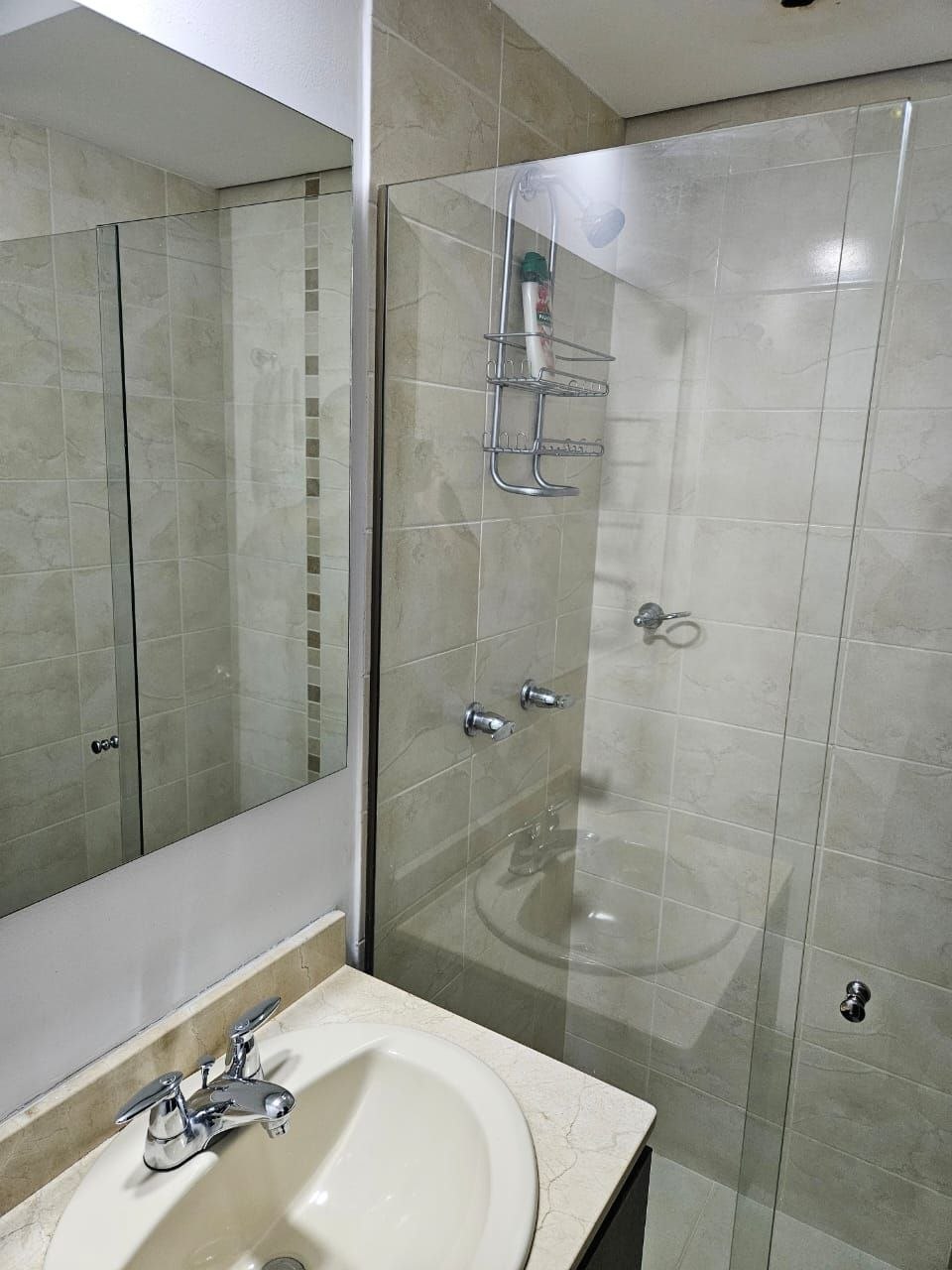 Apartamento Amoblado en Arriendo en El Poblado - Los Gonzáles — foto 2 de 31