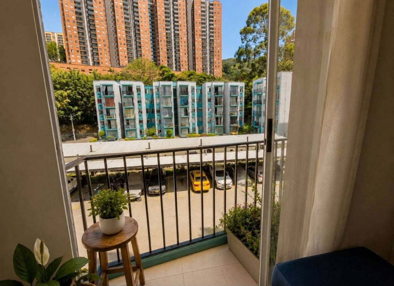 Apartamento en Venta en Viviendas del Sur, Itagüí - 3 Alcobas — foto 2 de 10