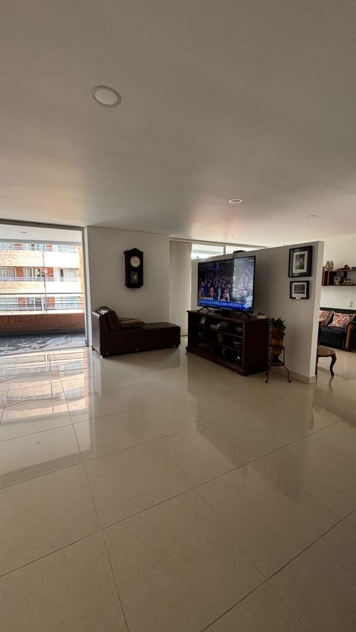 Apartamento en Venta en Laureles, Primer Parque - 153 m² — foto 2 de 26