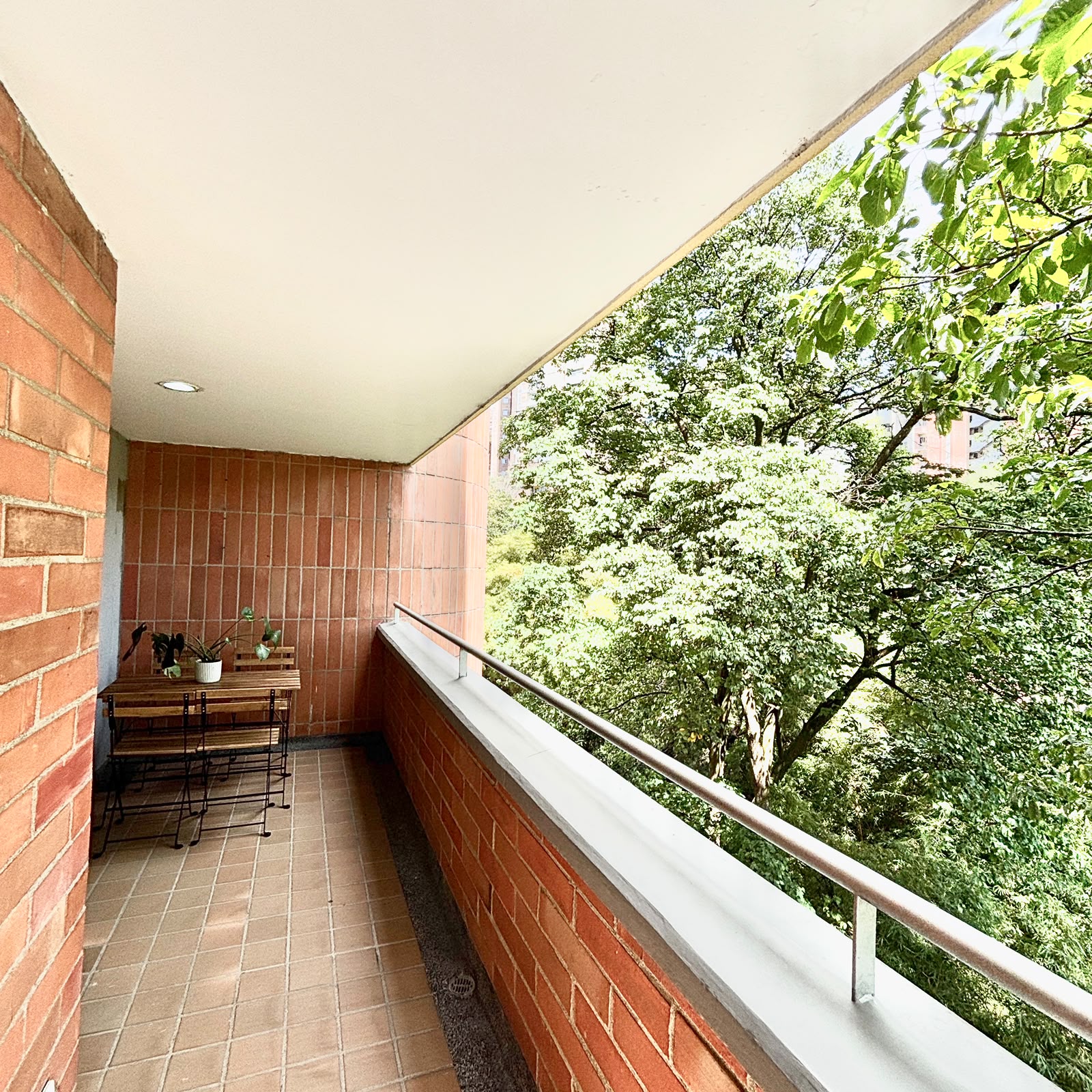 VENDO APARTAMENTO AMPLIO EXCELENTE INVERSION SECTOR VIZCAYA  PROVENZA  — foto 2 de 22
